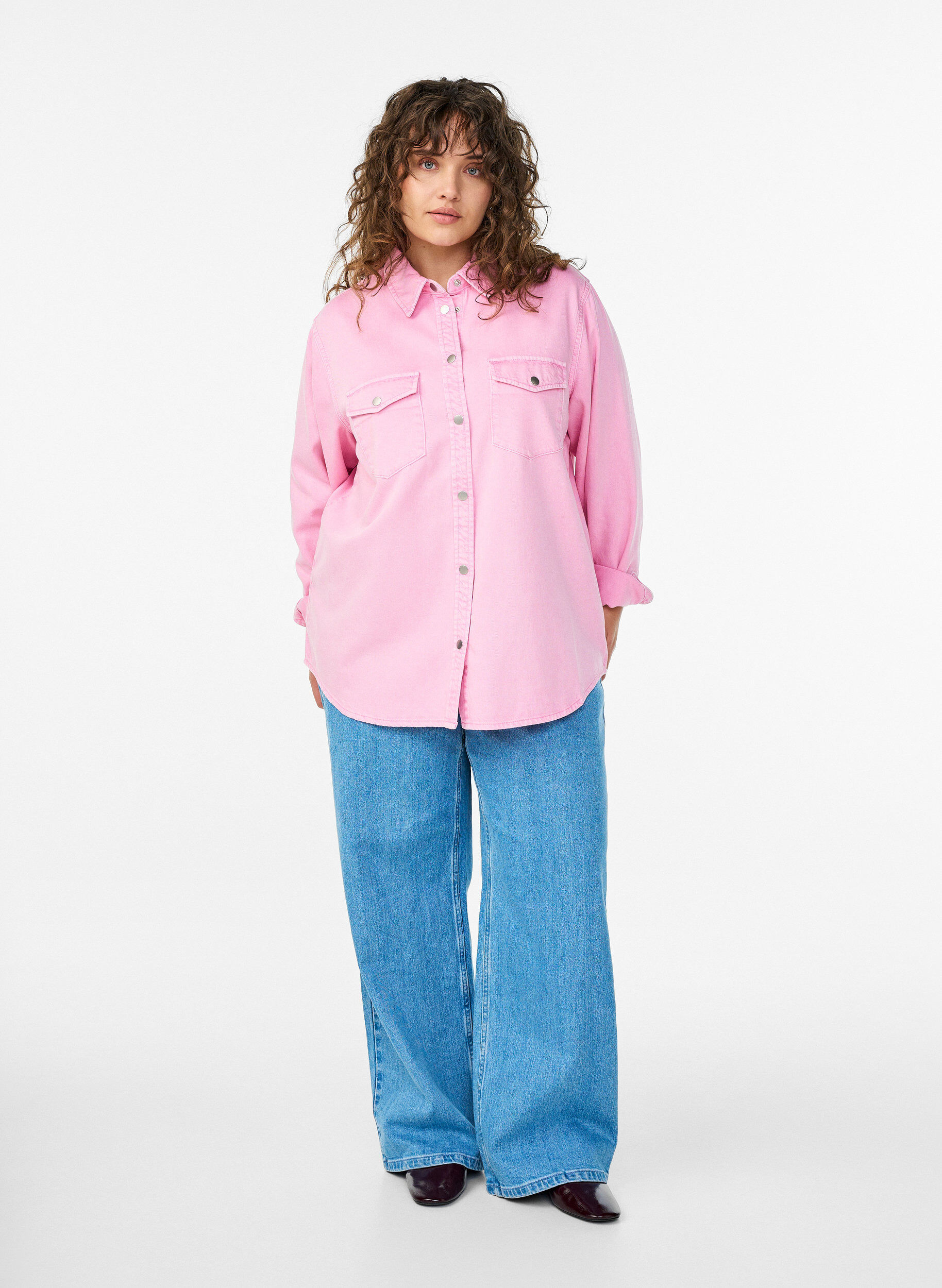 Zizzifashion Denim shirt with chest pockets, Pink, Model image number 1