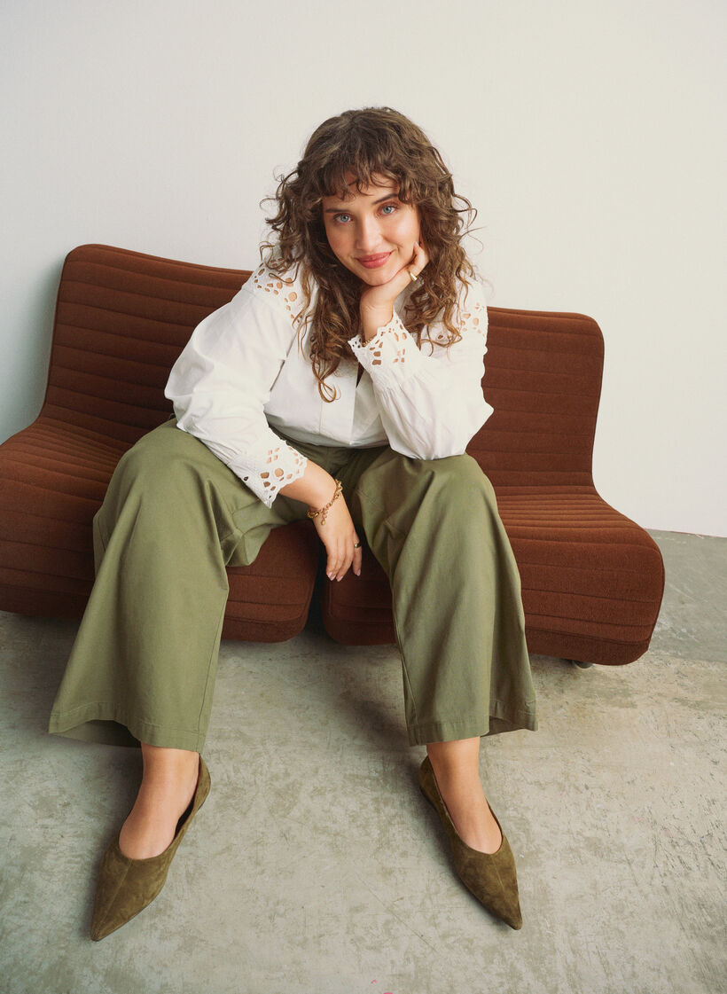 Blouse with V-neck and broderie anglaise details, White, Image