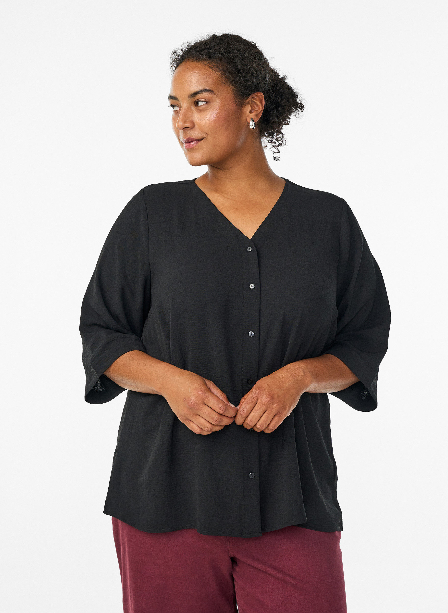 FLASH &ndash; Shirt Blouse with V-Neck and 3/4 Sleeves, Black, Model