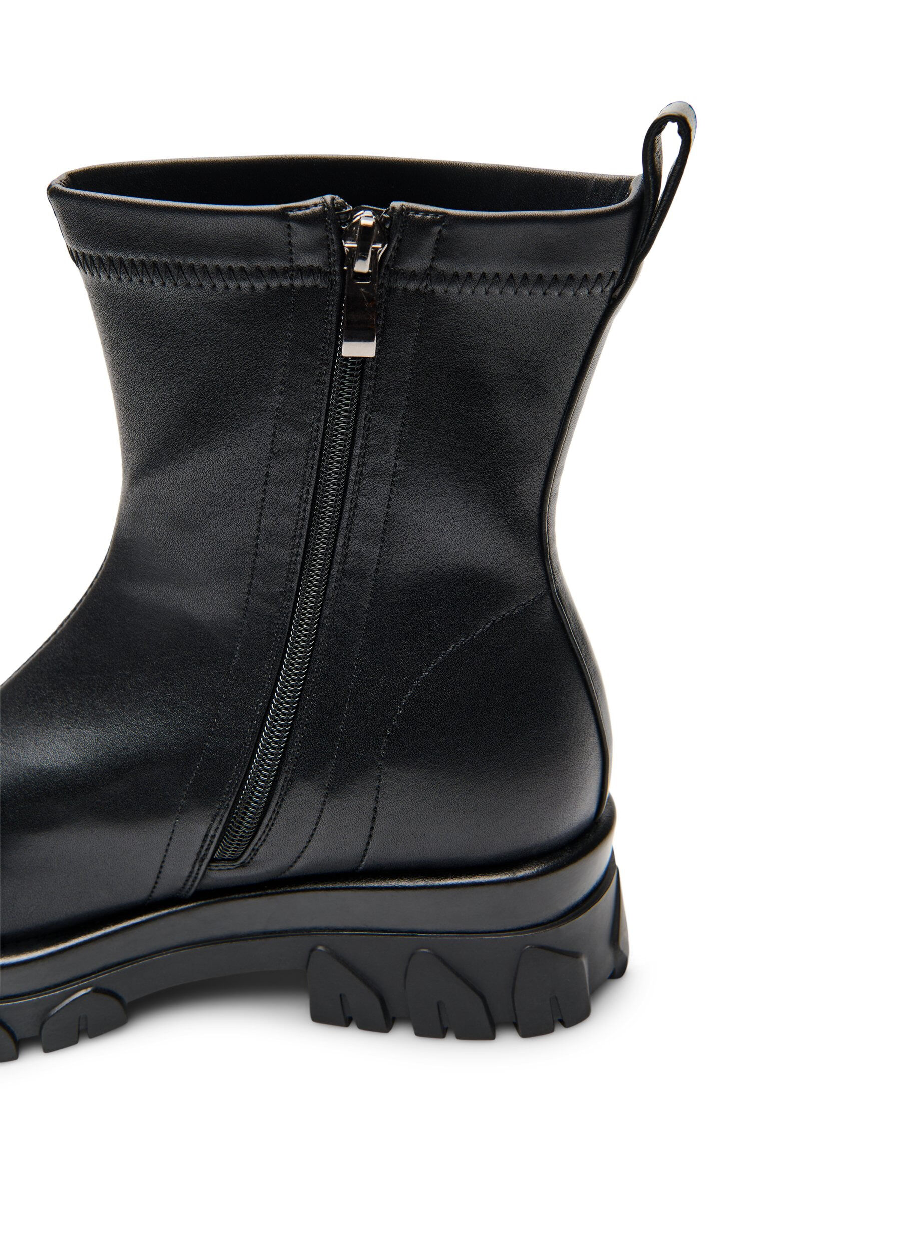 Zizzifashion Chunky ankle boot with patent detail, Black, Packshot image number 4