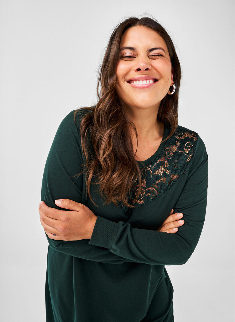 Short sweat dress with lace detail, Scarab, Image image number 0