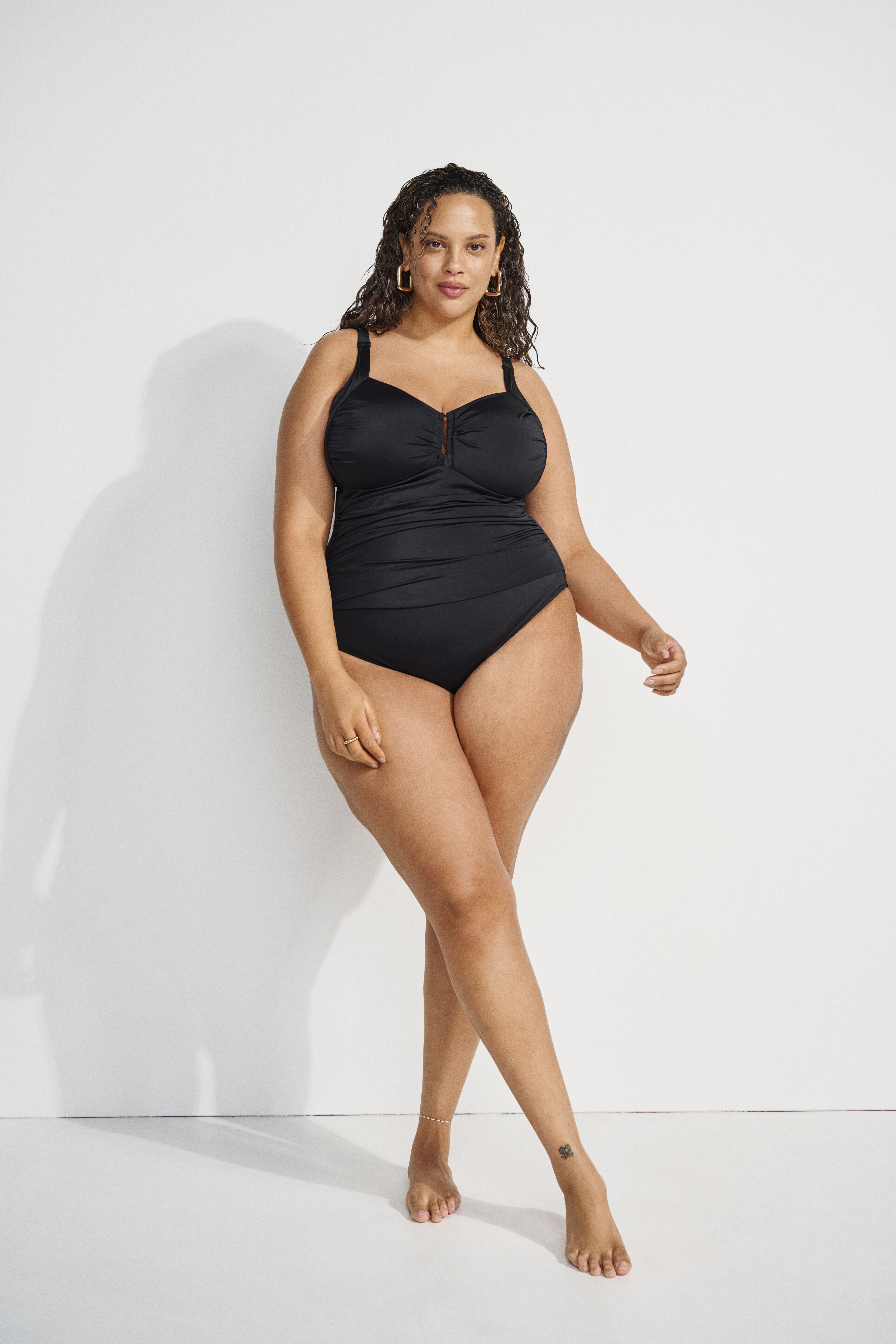 Zizzifashion Swimsuit with details, , Model
