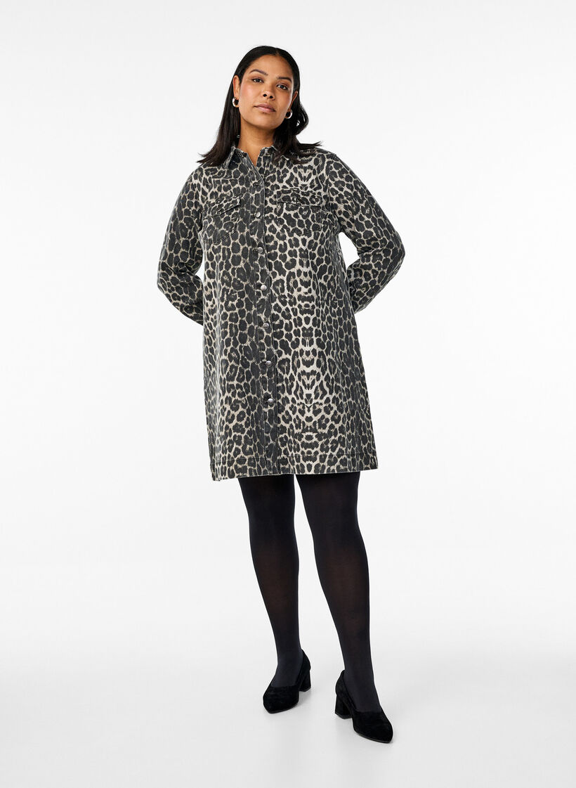 Long-sleeved denim dress with leopard print, Leo AOP, Model image number 2