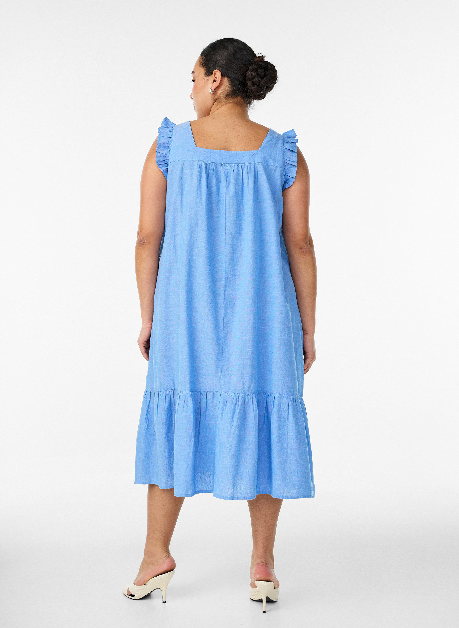 Zizzifashion Midi dress in cotton with ruffle details, Light Blue, Model image number 1