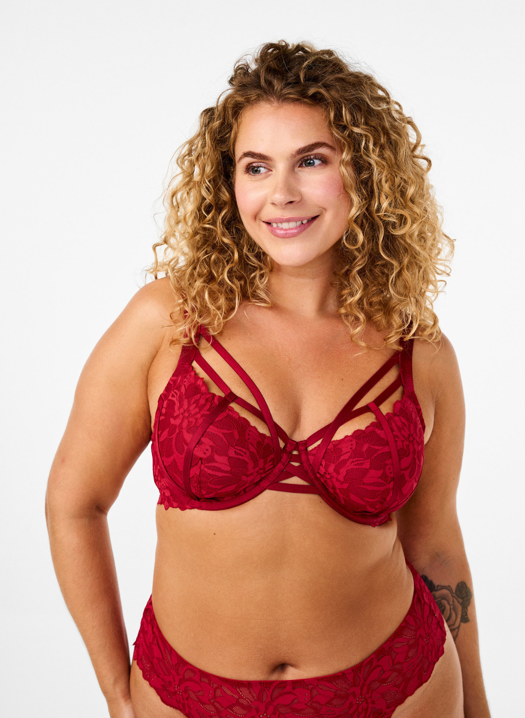 Zizzifashion Full coverage lace bra with string details, Rhythmic Red, Model image number 0