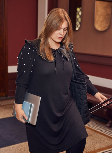 Dress with long puff sleeves and pearls, Black, Image image number 0