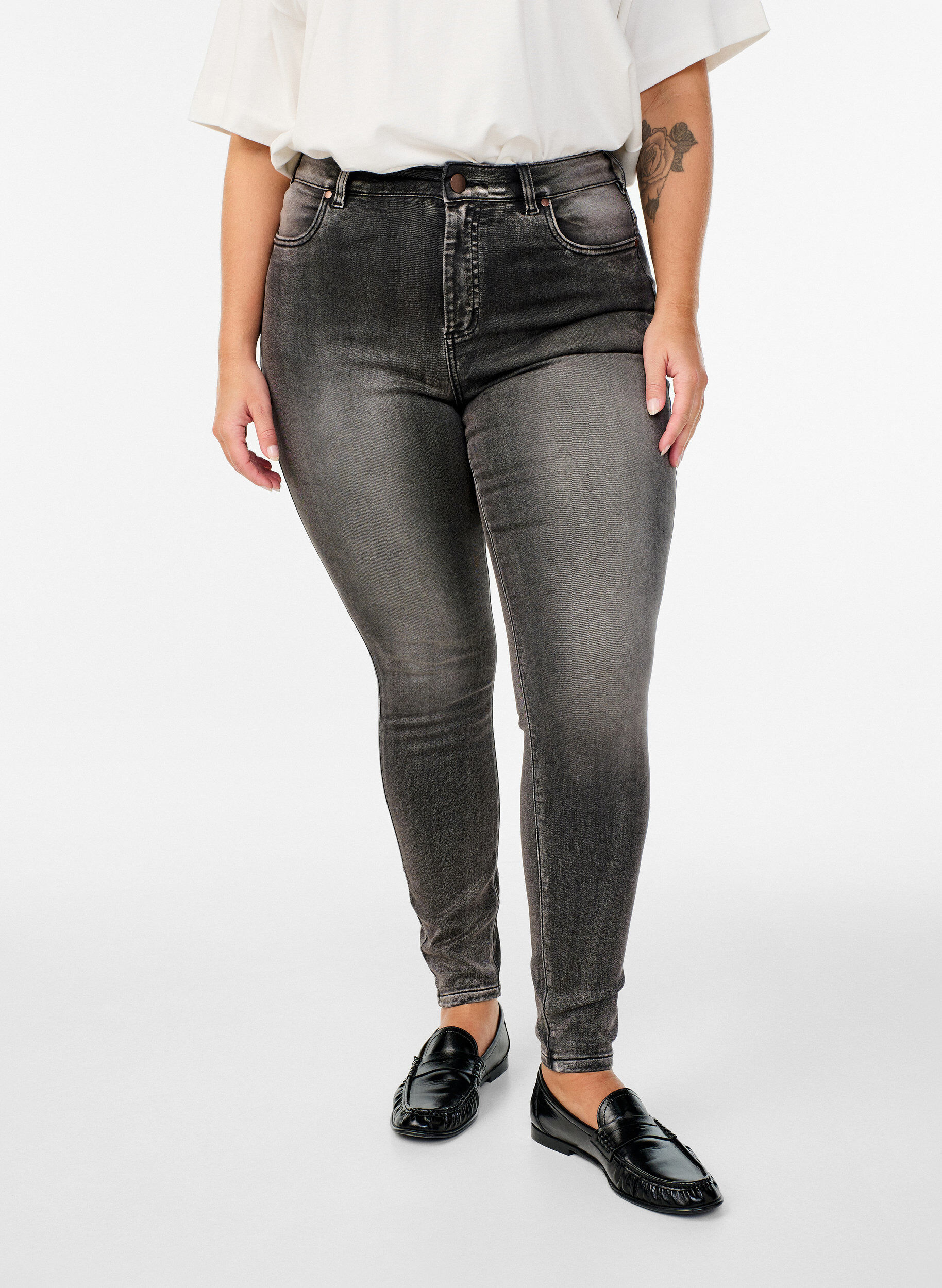 Zizzifashion Super slim Amy jeans with high waist, Dark Grey, Model image number 2