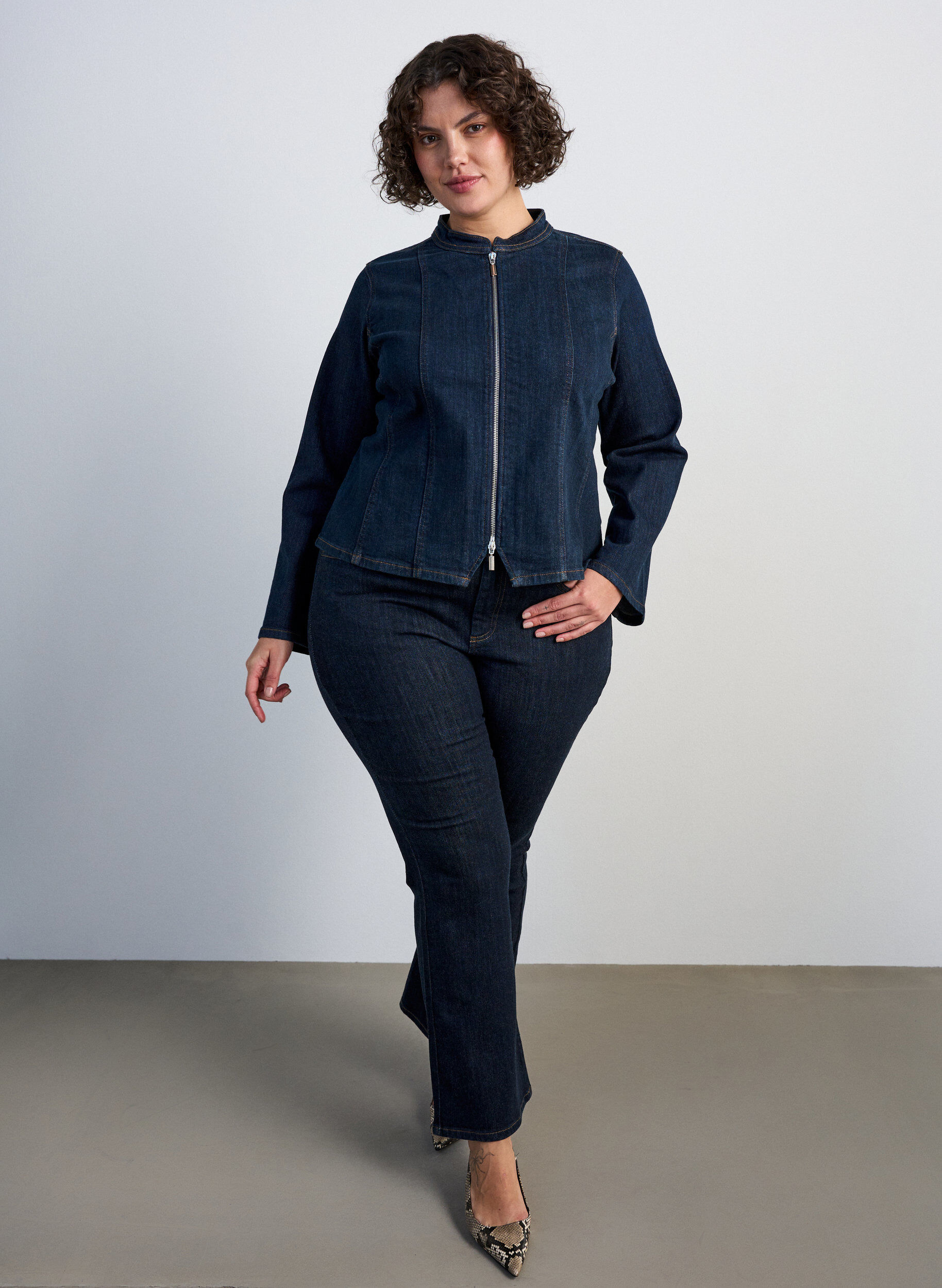 ZizzifashionFitted denim jacket with zip, Blue, Model image number 1