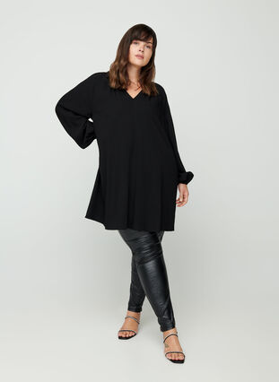 Long-sleeved tunic with a V-neck, Black, Model image number 2