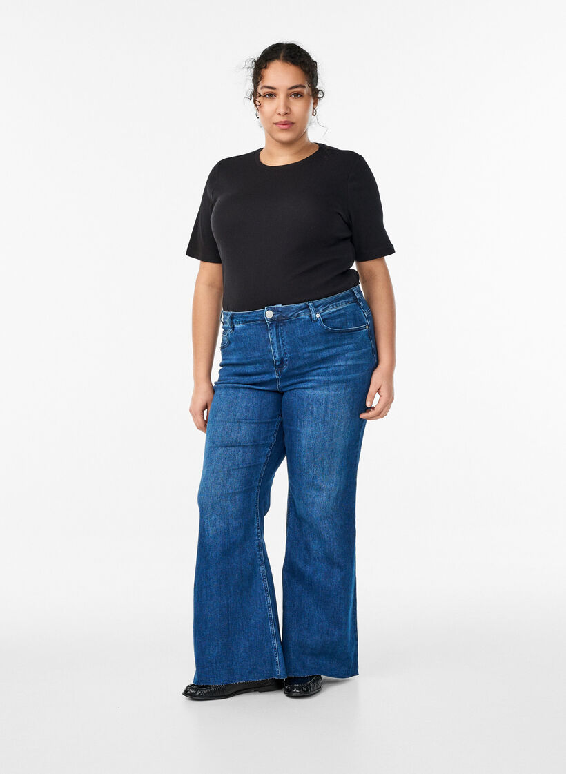 Basic ribbed t-shirt with a round neck, Black, Model image number 1