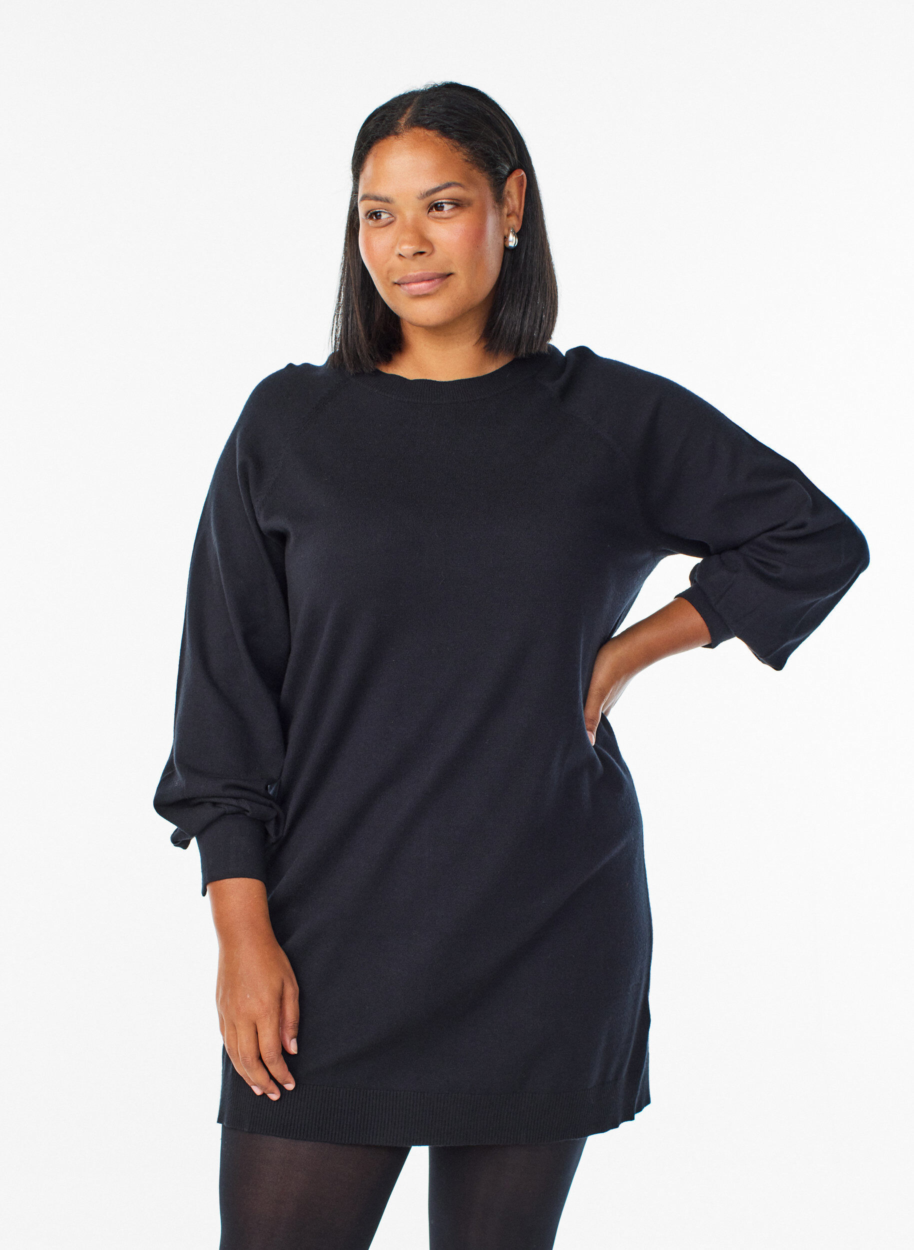 Short knitted dress with raglan sleeves, Black, Model