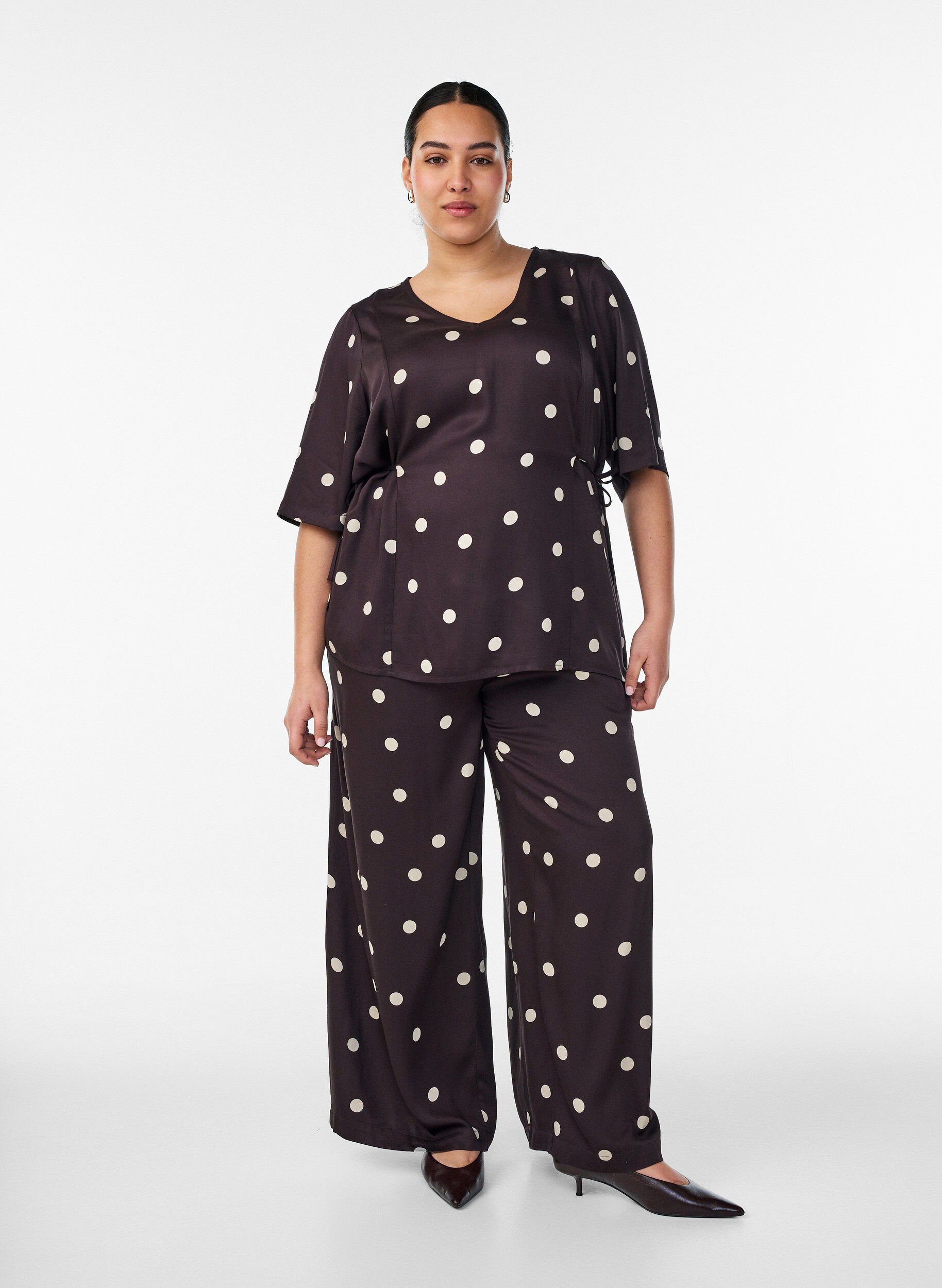 ZizzifashionPolka dot viscose blouse with V-neck and tie-fastening, Brown, Model image number 1
