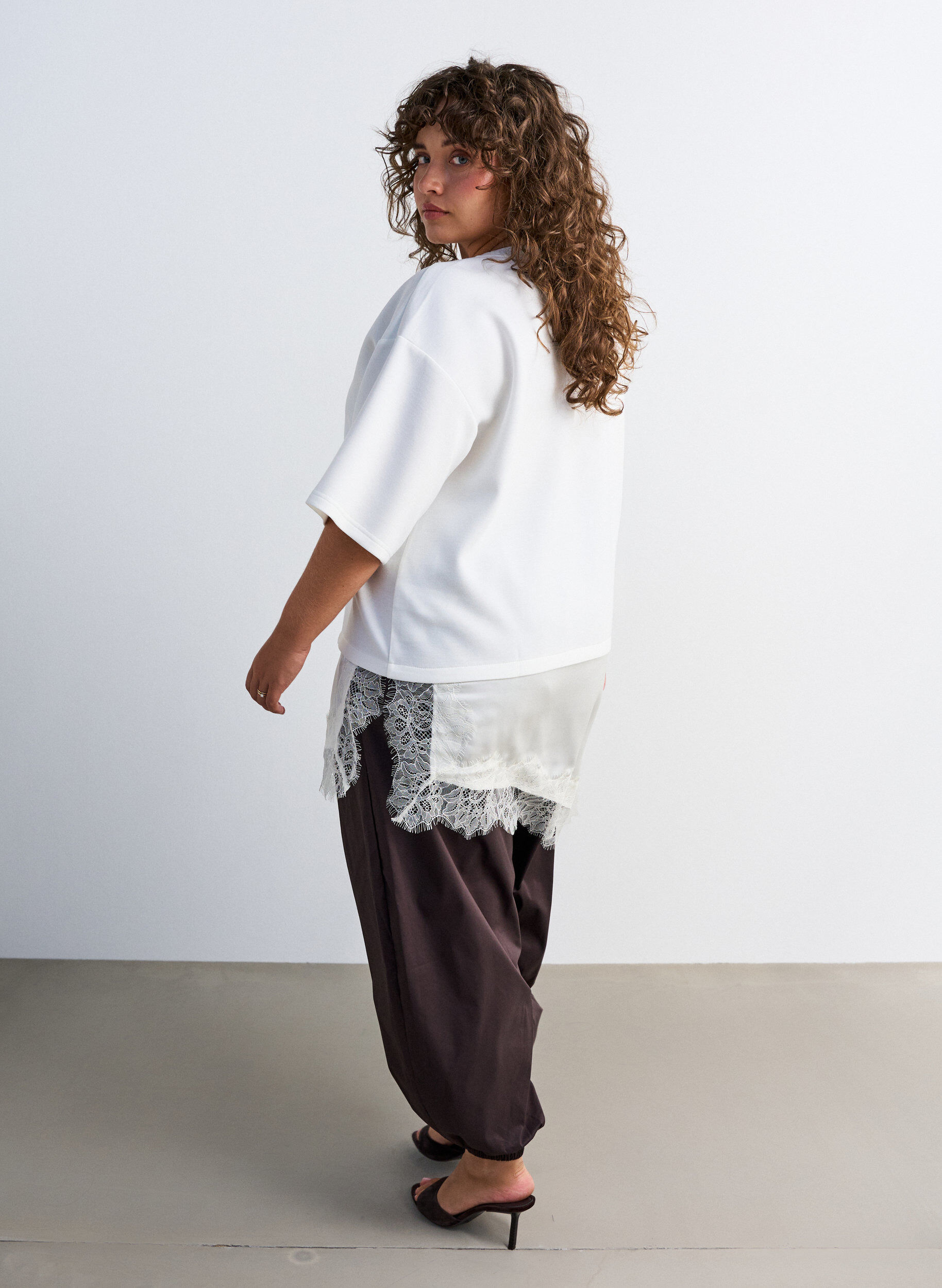 ZizzifashionJersey blouse with a layered look and lace, Vanilla, Model image number 1