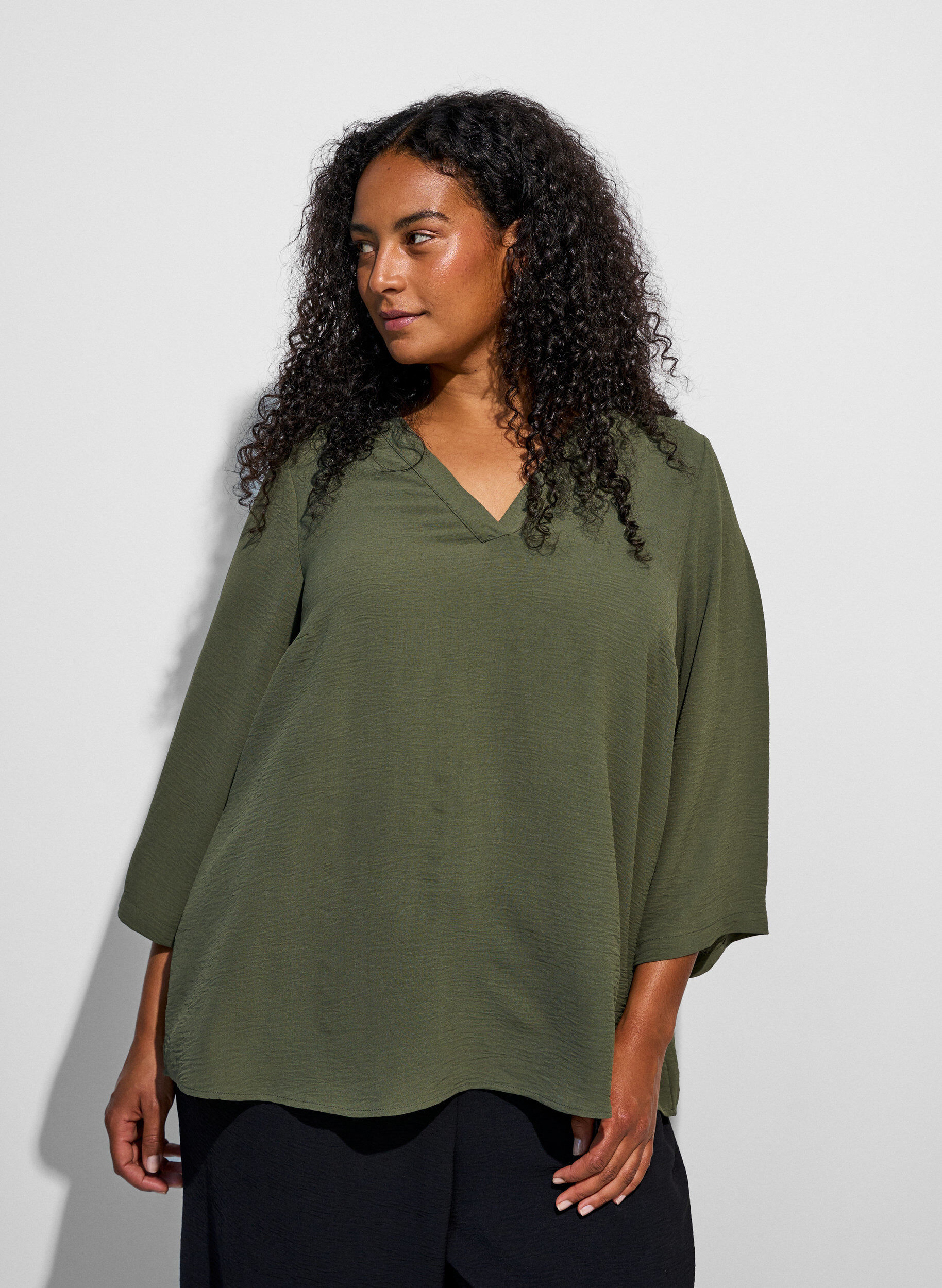 Blouse with 3/4 sleeves, Green, Model