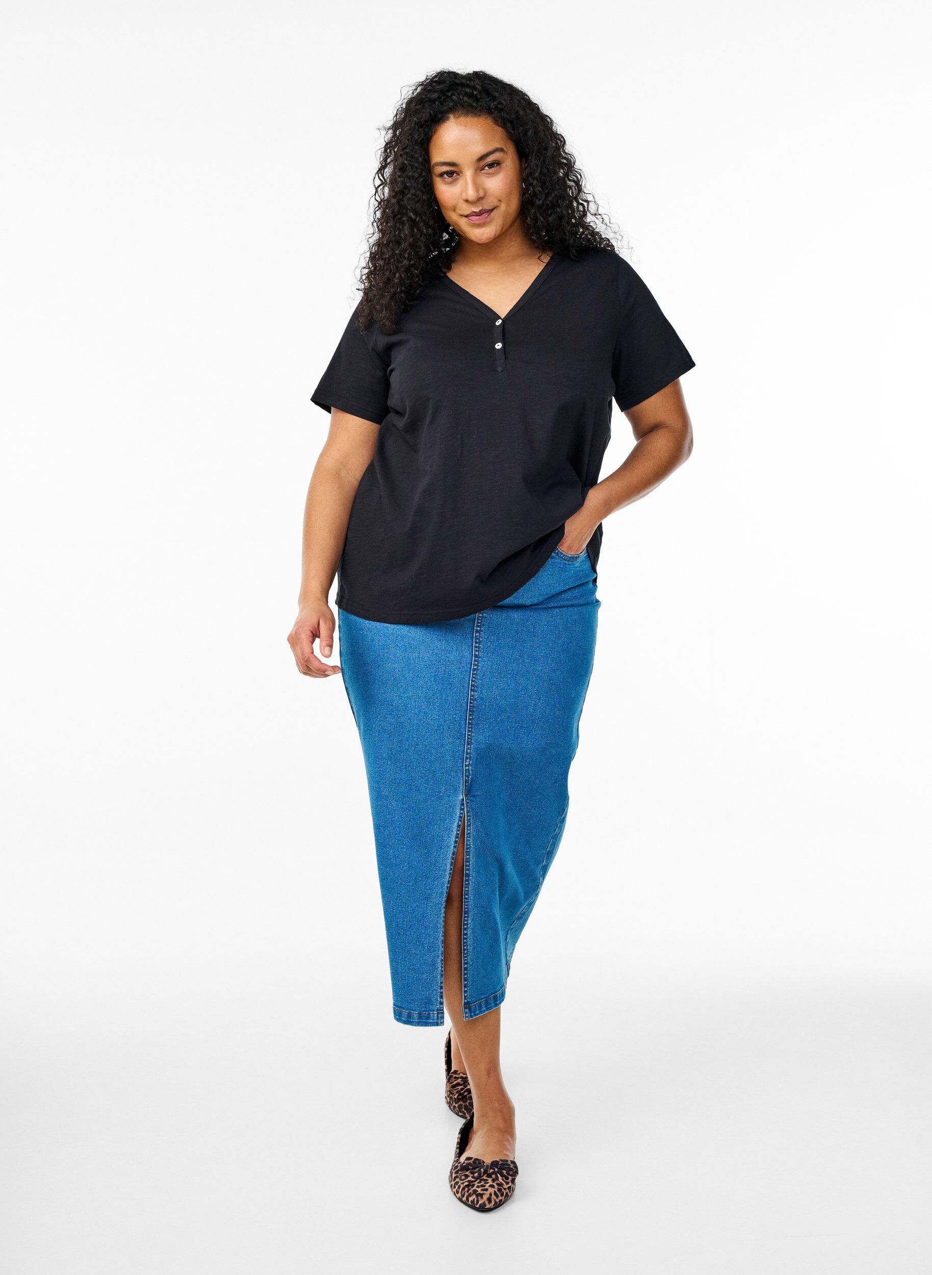 Zizzifashion FLASH - T-shirt with button detail, Black, Model image number 1