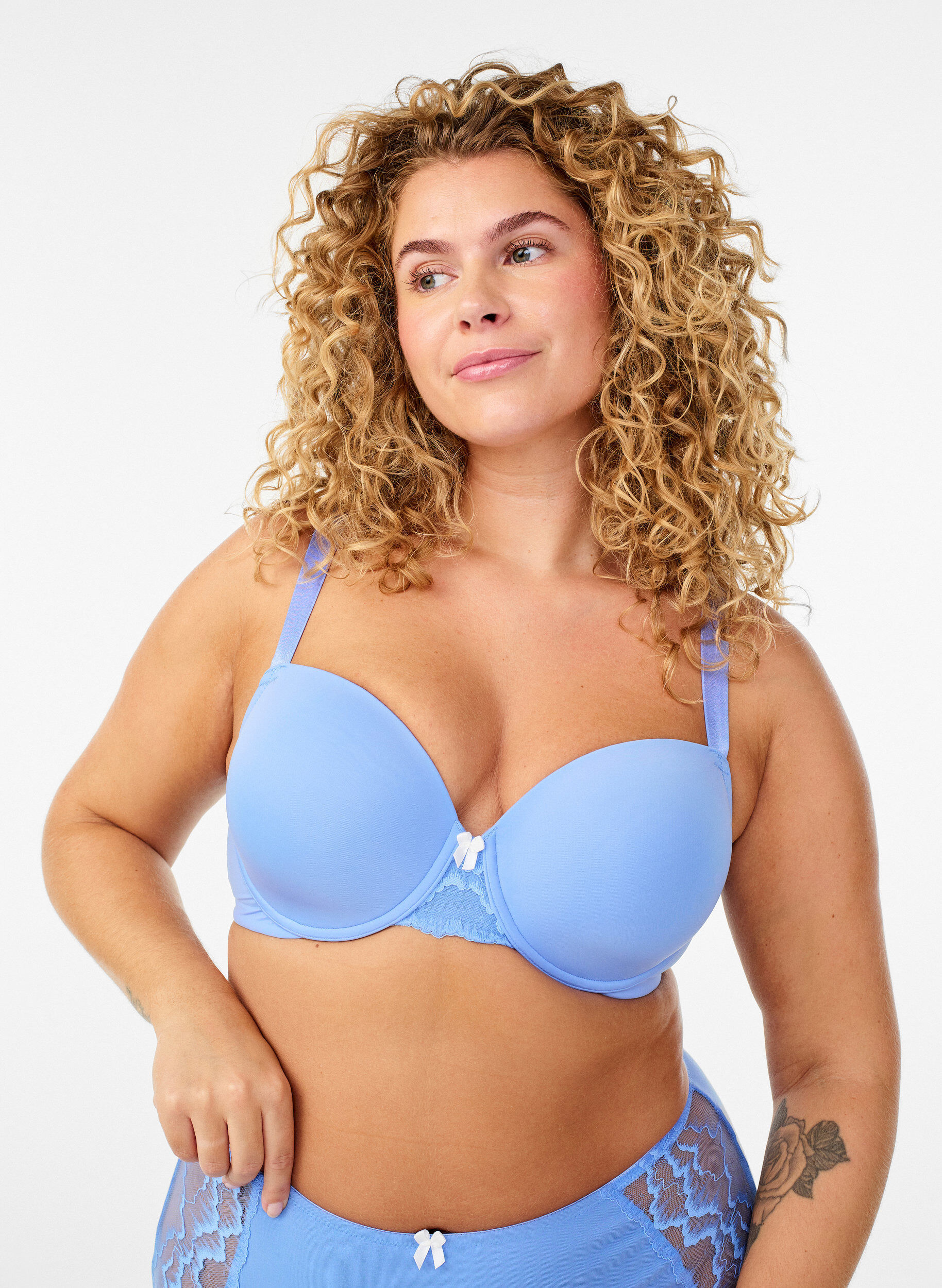 Zizzifashion Moulded microfibre bra with lace detail and bow, Blue, Model image number 0