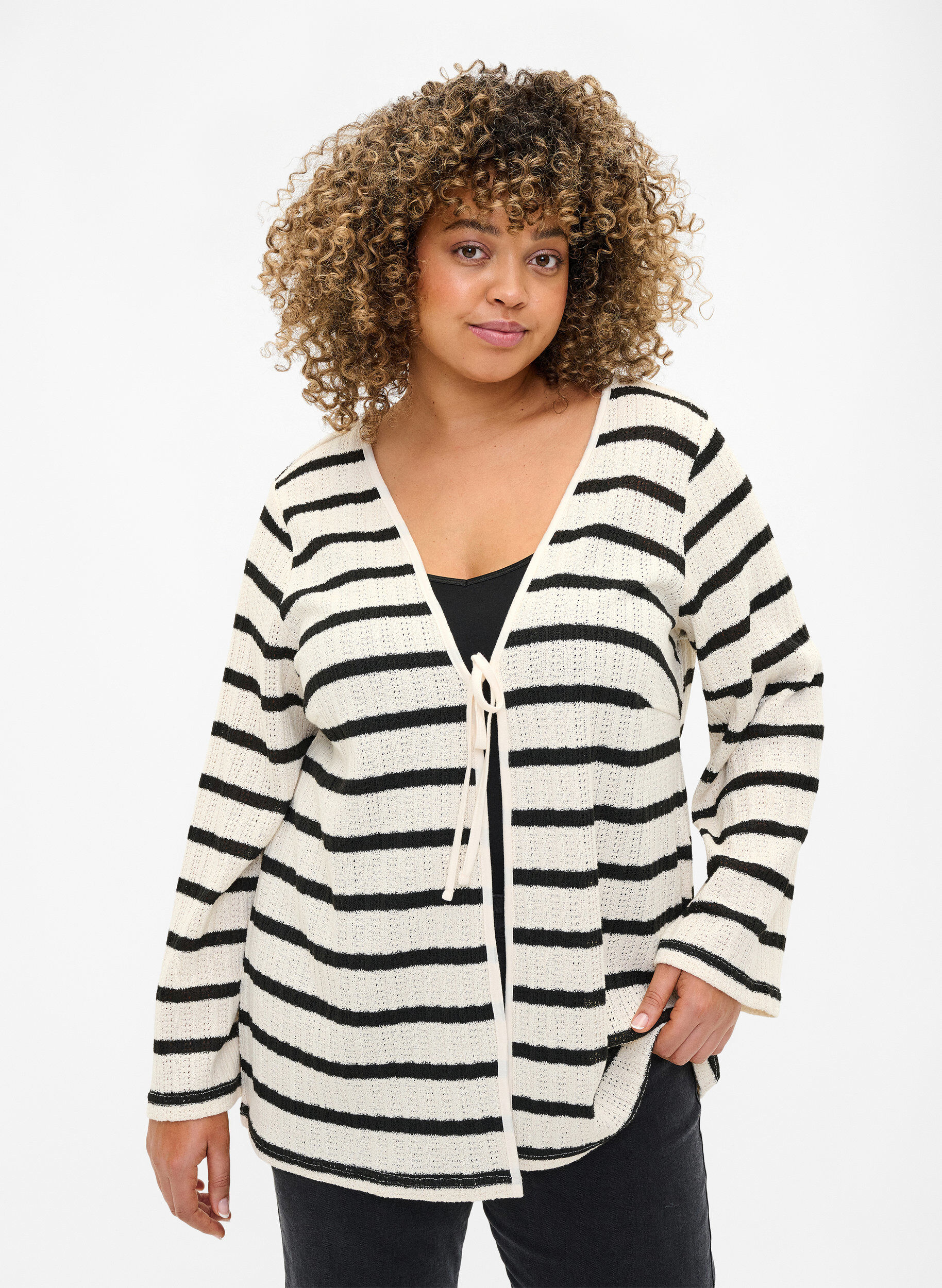 Zizzifashion Striped cardigan with tie-string, Sand Black Stripe, Model image number 0