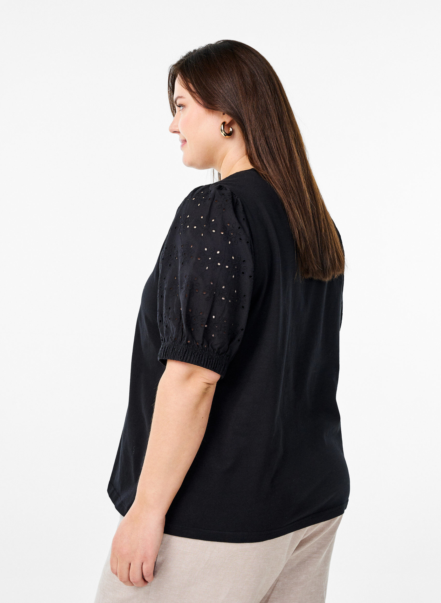 Zizzifashion T-shirt with Broderie Anglaise sleeves, Black, Model image number 2