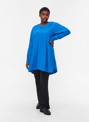 Viscose tunic with v-neckline and collar, Princess Blue, Model image number 2