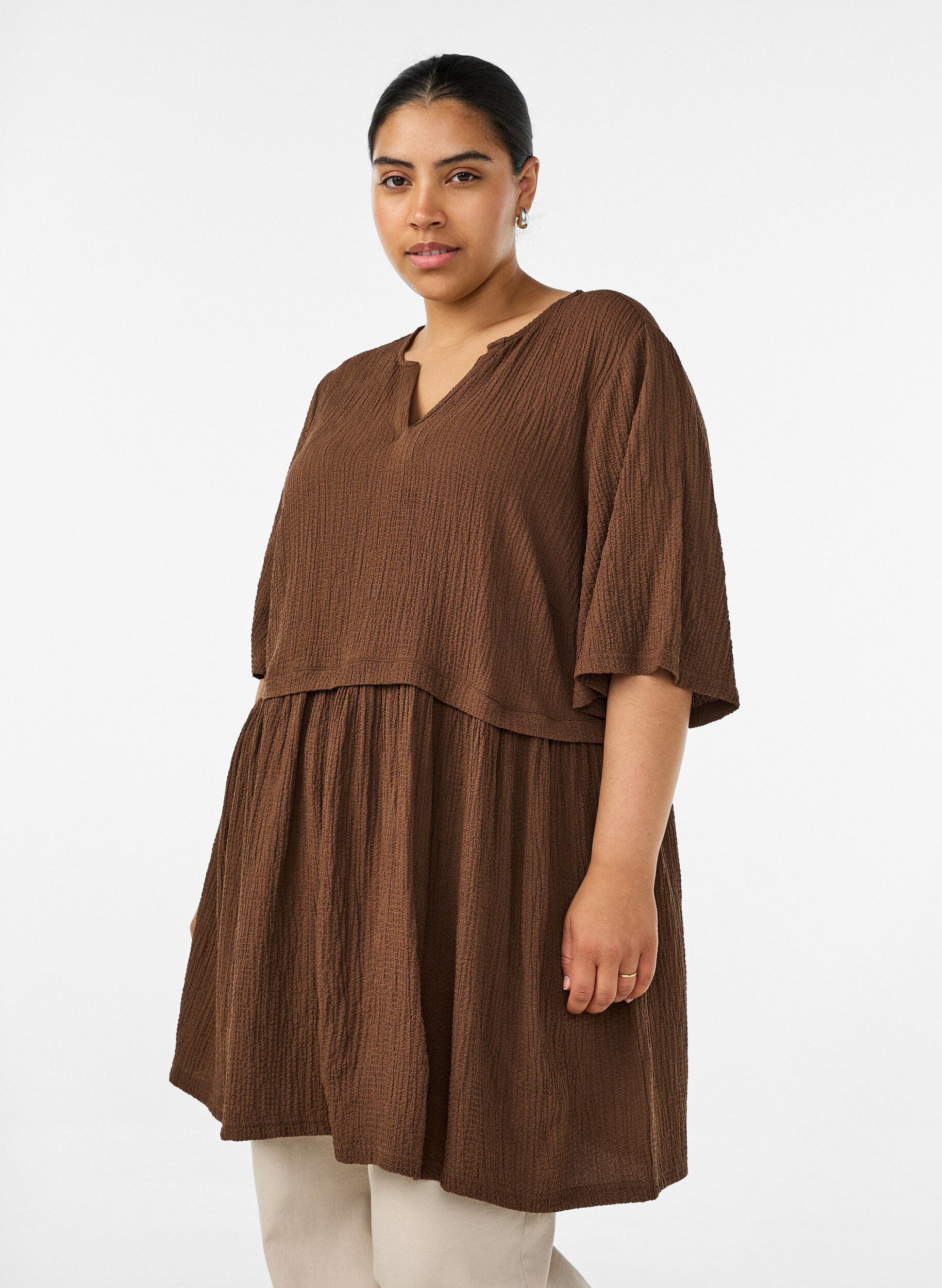 Zizzifashion Tunic with crinkled texture and 1/2 sleeves, Brown, Model image number 0