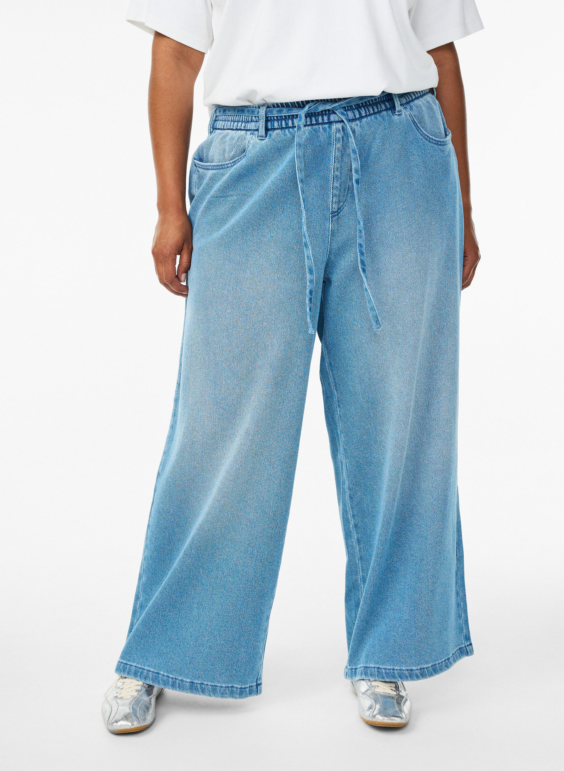 Zizzifashion Loose-fit jeans with an elasticated waistband and a drawstring, Light Blue, Model image number 2