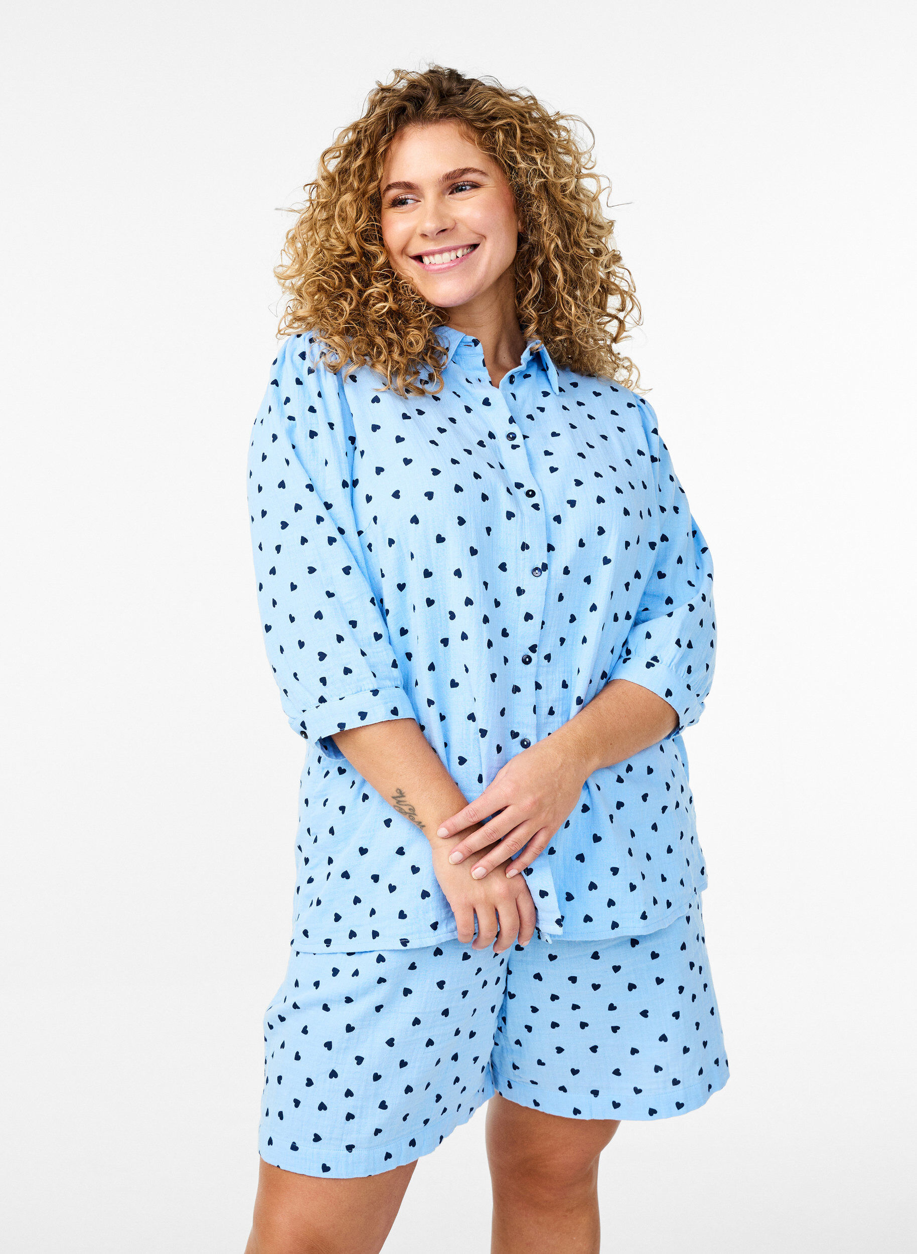 Zizzifashion Cotton muslin shorts with hearts, Light Blue, Model image number 0