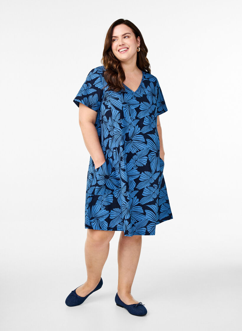 Short a-line dress with floral print, Blue, Model image number 1