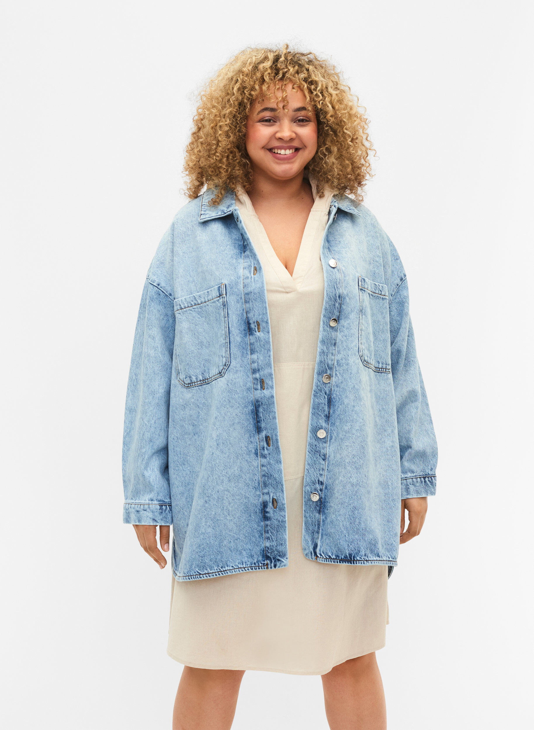 Zizzifashion Loose-fitting denim jacket with buttons, Light blue denim, Model image number 0