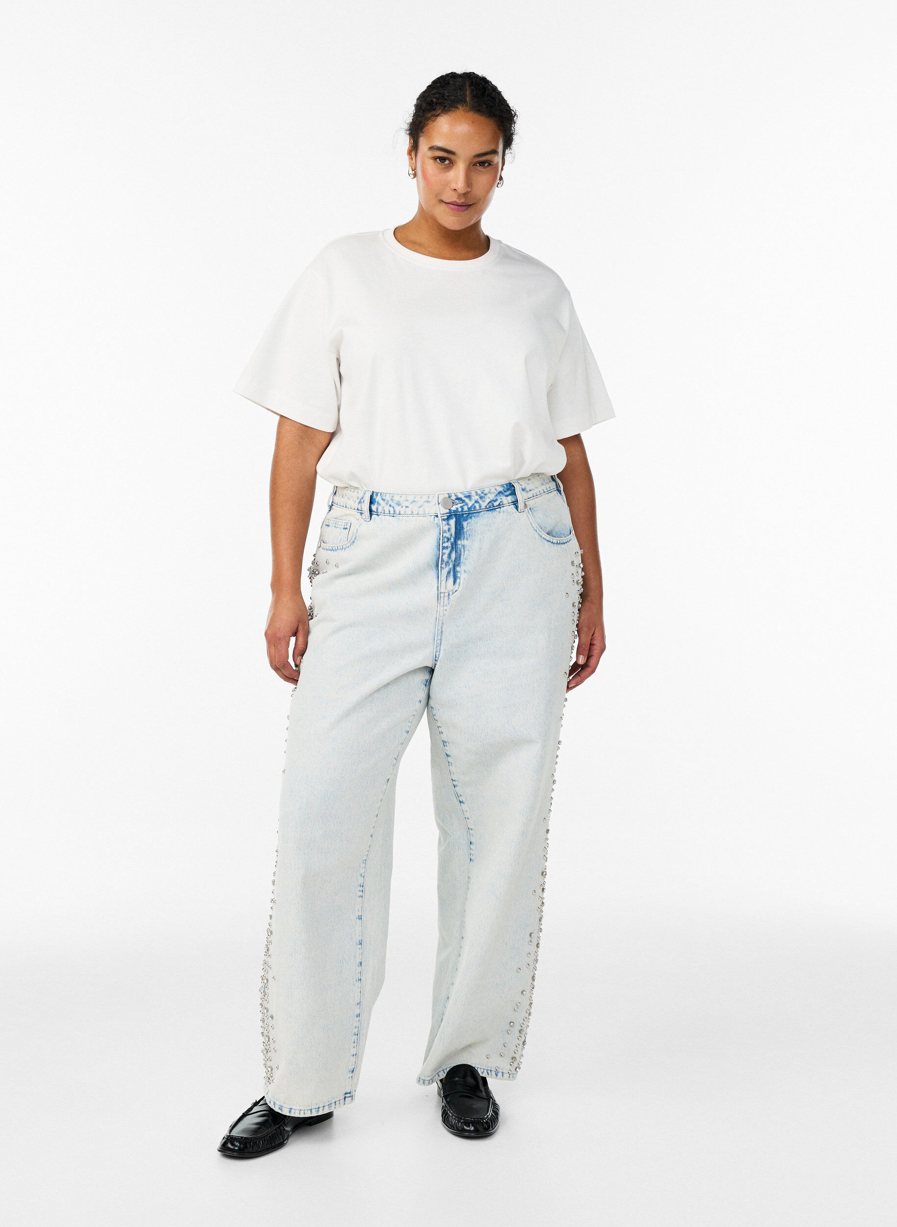 Kiana jeans with decorative details along the sides, Light Blue, Model