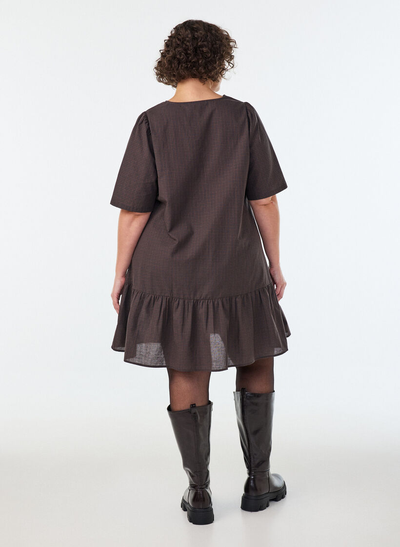 Short checked dress with ruffle hem, Brown, Model image number 2