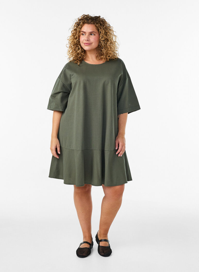 Short dress with a loose fit and ruffle hem, Green, Model image number 1