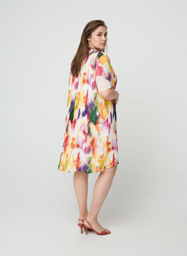 Short plisse dress with an all over print, Yellow comb AOP, Model image number 1