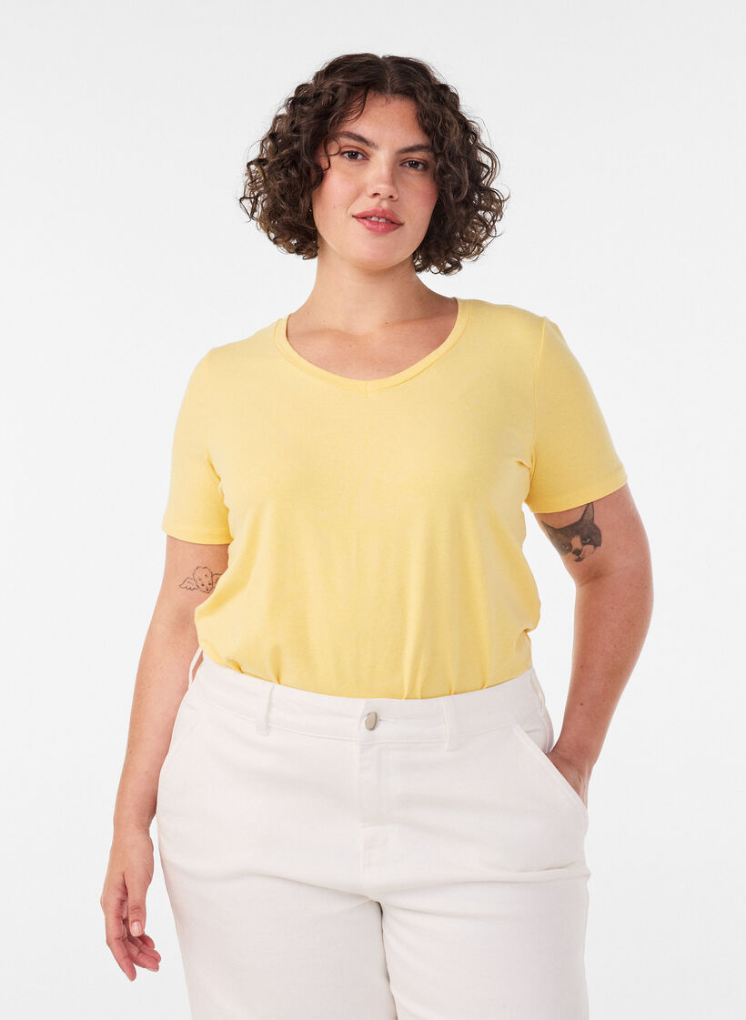 Basic plain cotton t-shirt, Yellow, Model image number 0