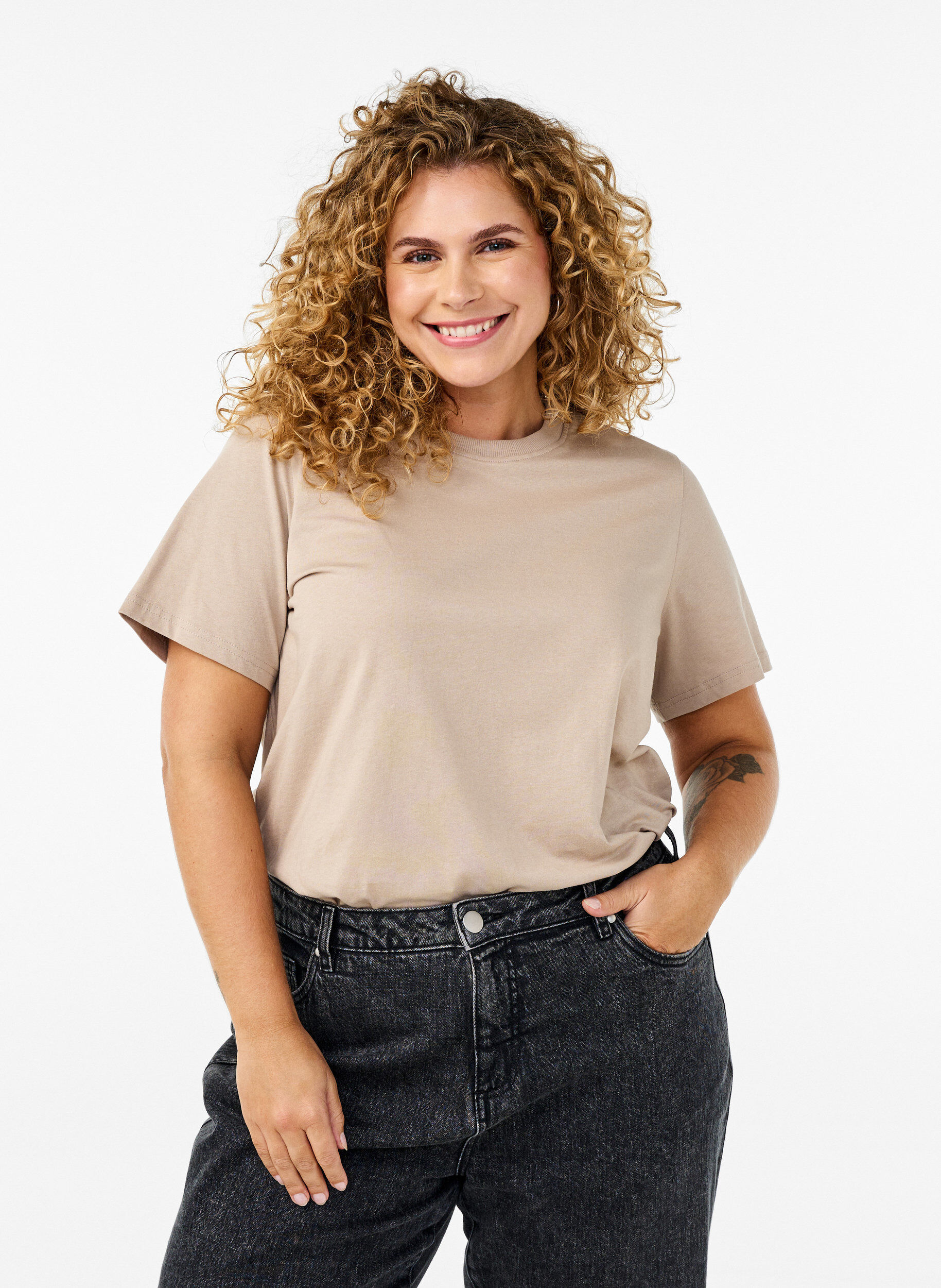 Basic cotton T-shirt with round neck, Beige, Model