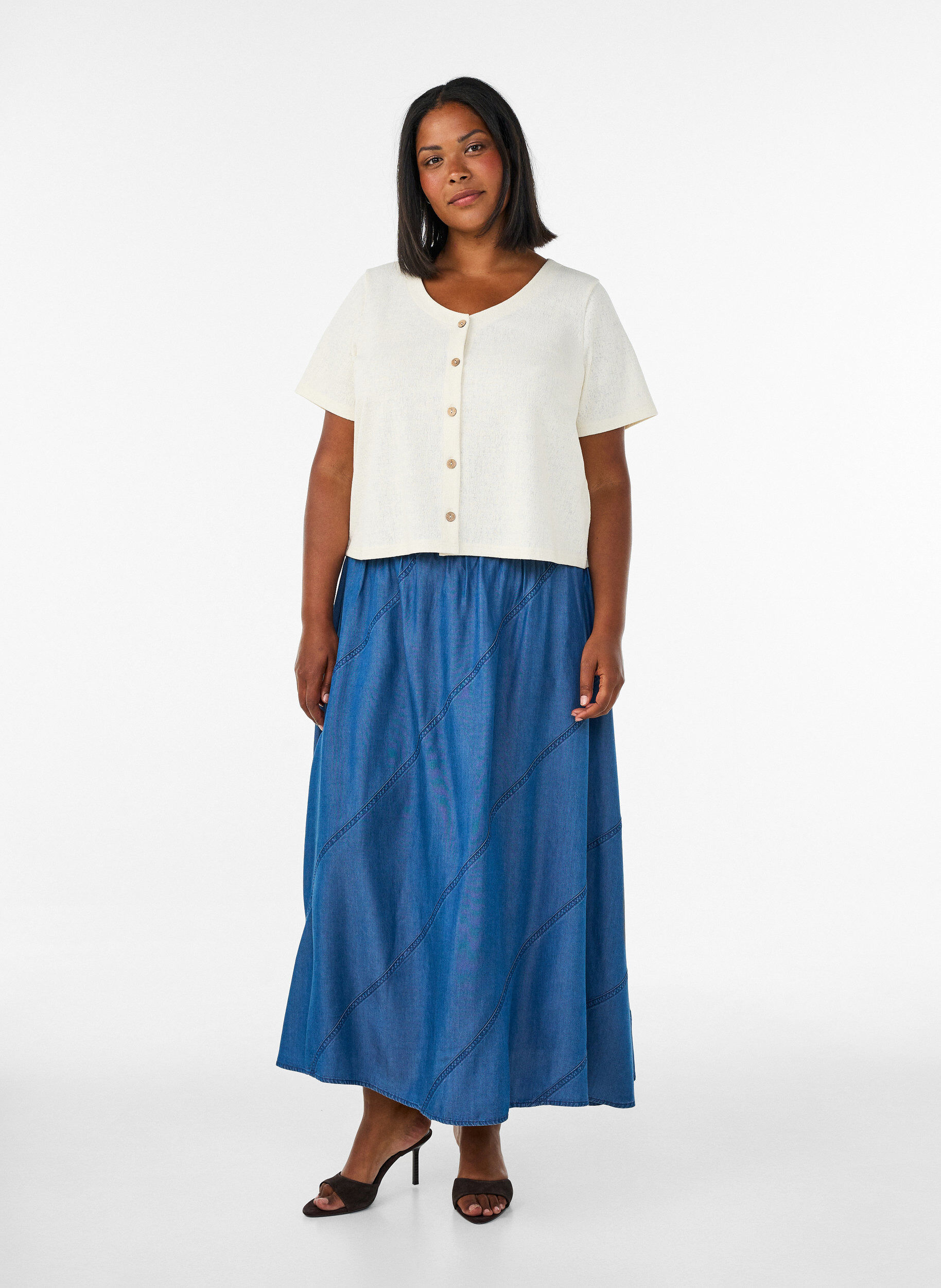 Zizzifashion Denim-look maxi skirt in TENCEL&trade; Lyocell, Blue, Model image number 0