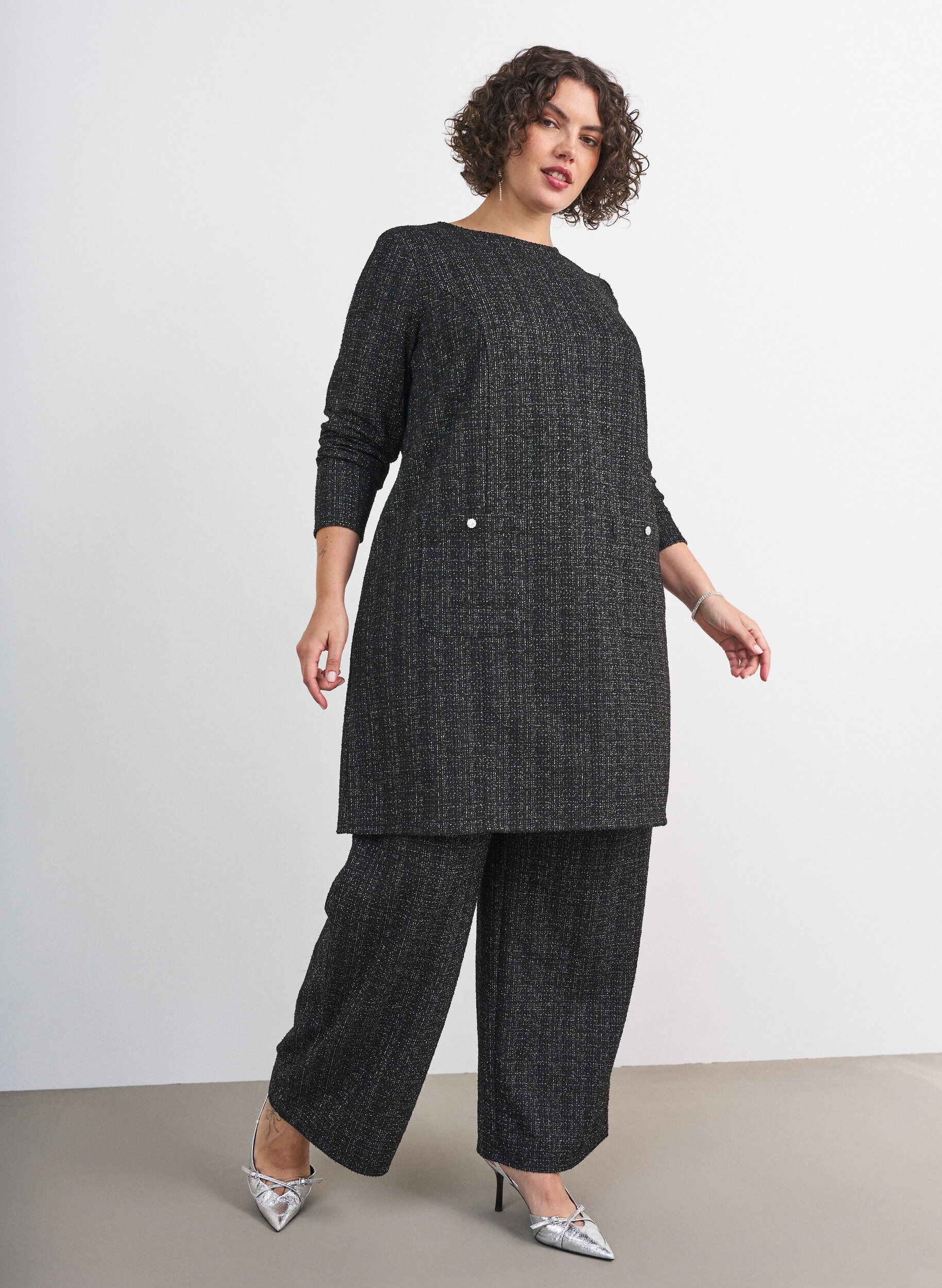 ZizzifashionShort dress with a boucl&eacute; texture and glitter threads, Black, Model image number 1