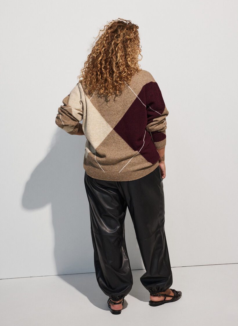 Knit with harlequin pattern, Brown, Model image number 2