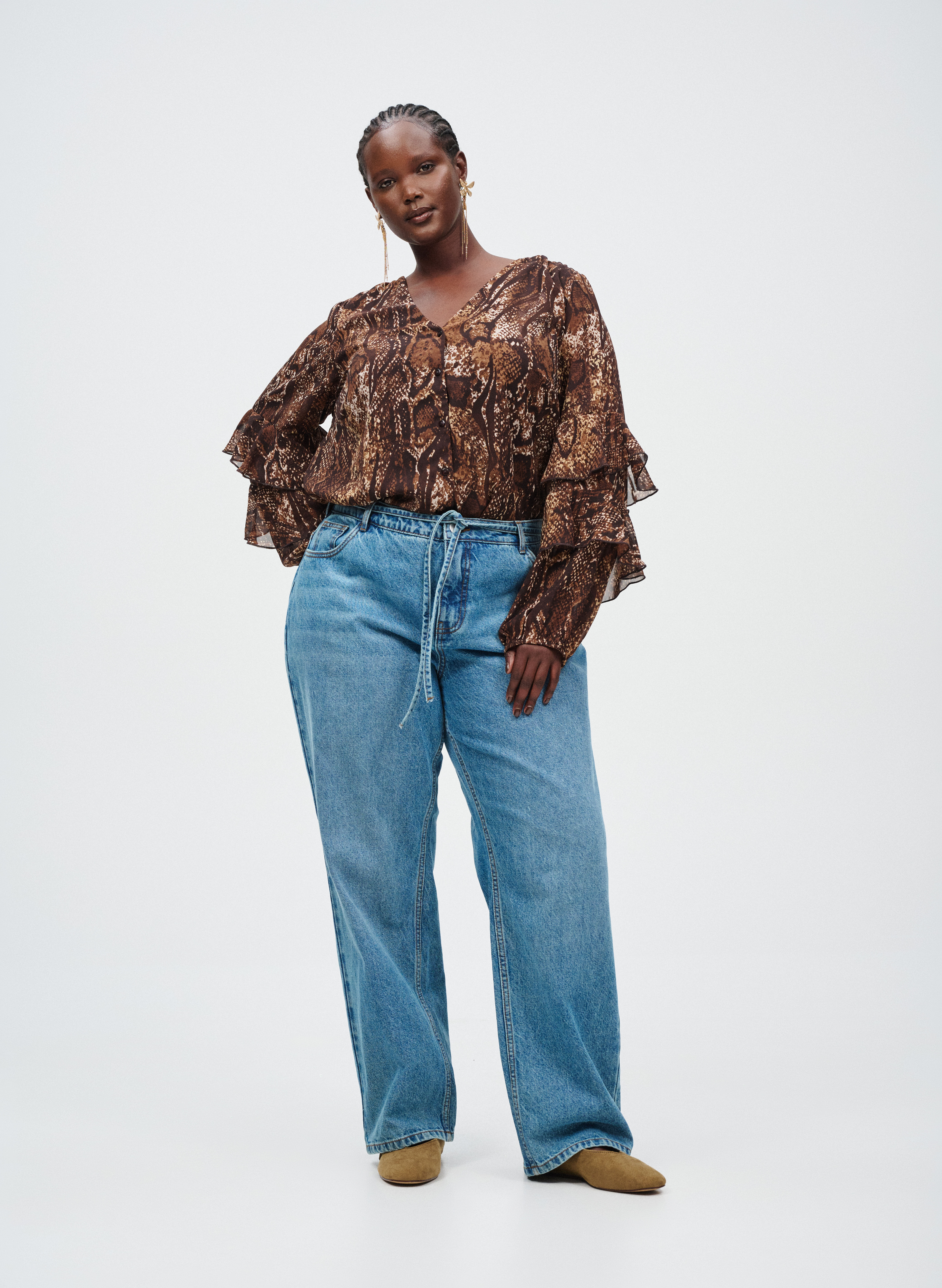 Blouse with ruffles, , Model