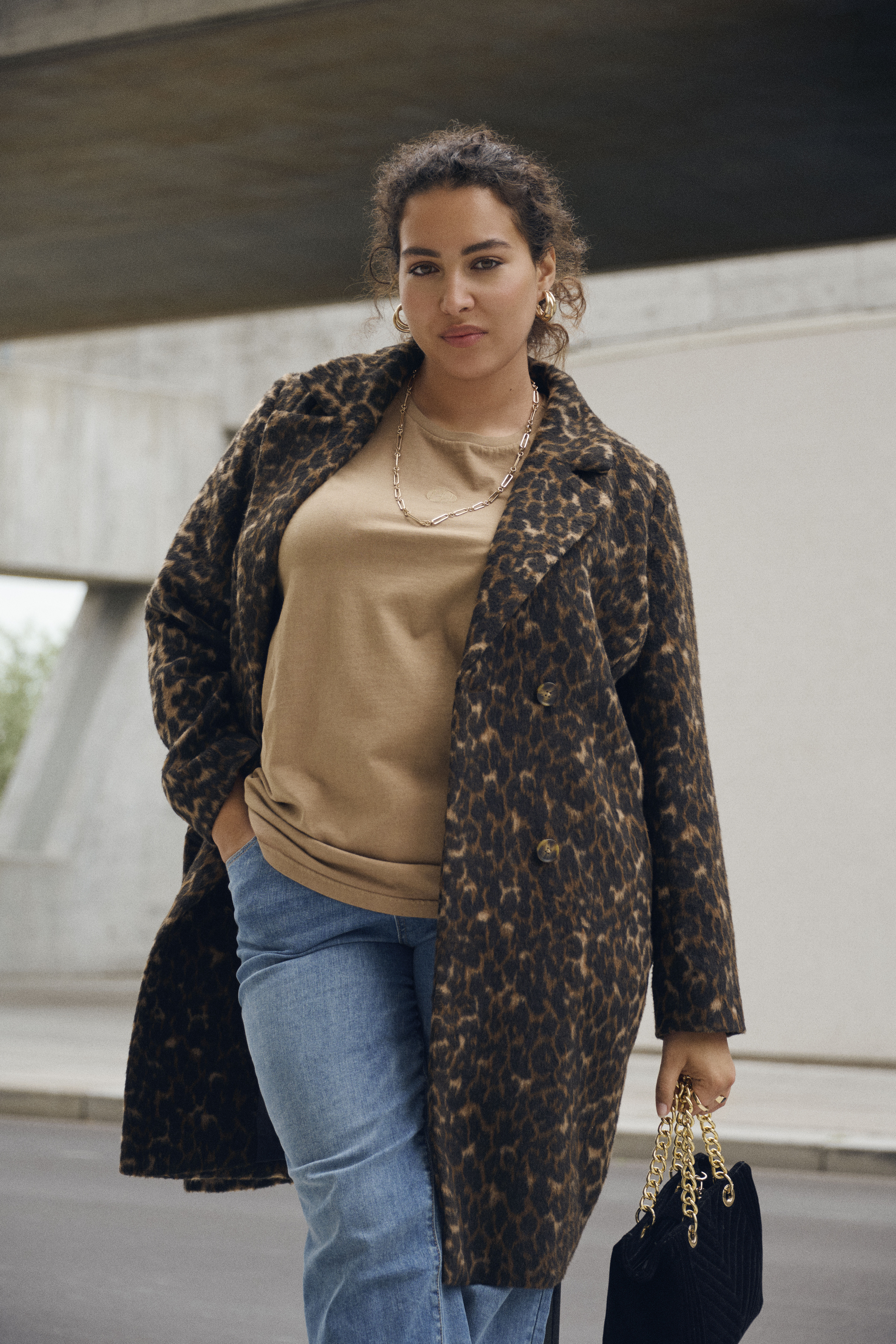 Zizzifashion Leopard coat, , Model