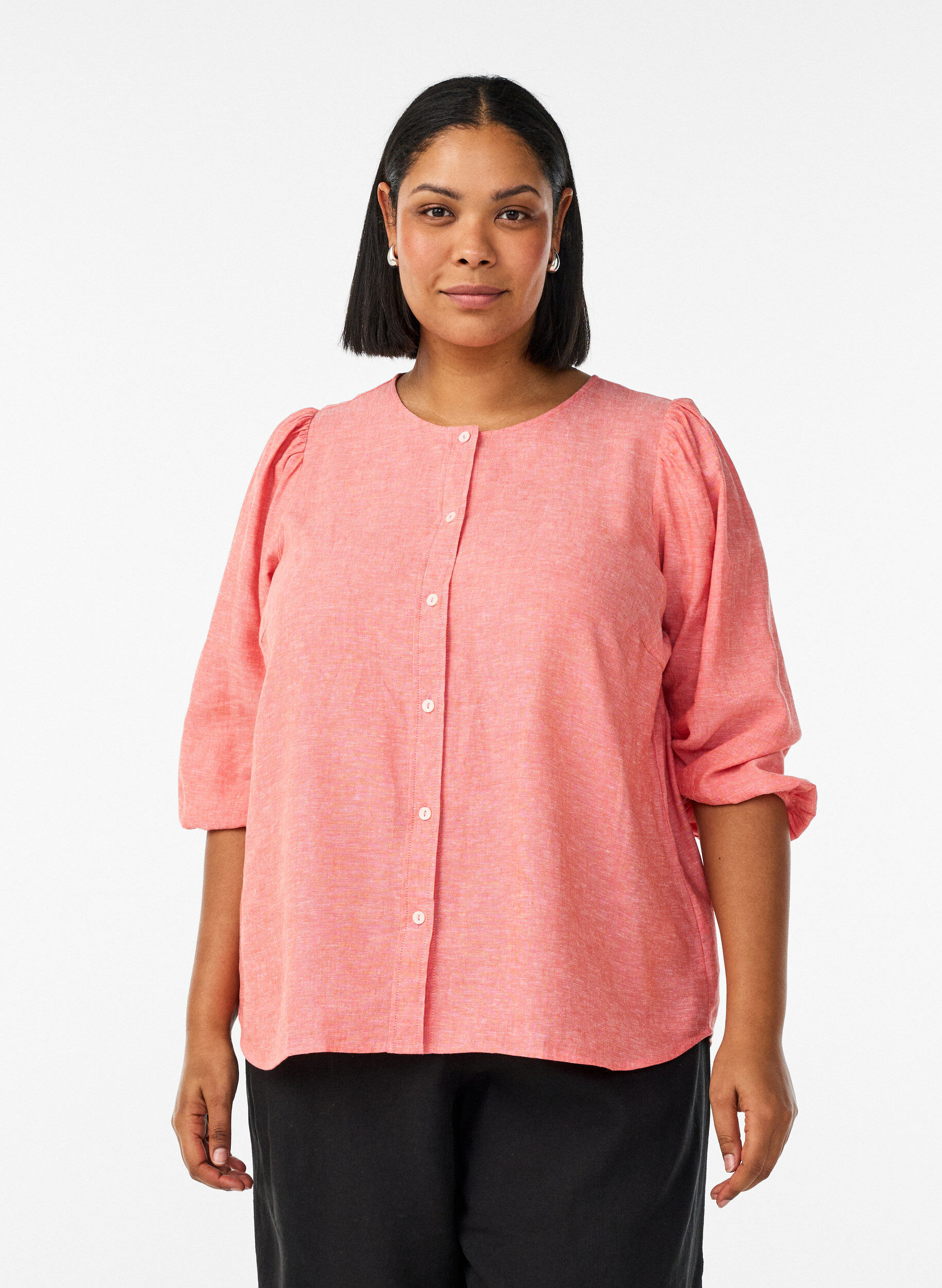 Shirt blouse in linen and viscose with 3/4-sleeves, Coral, Model