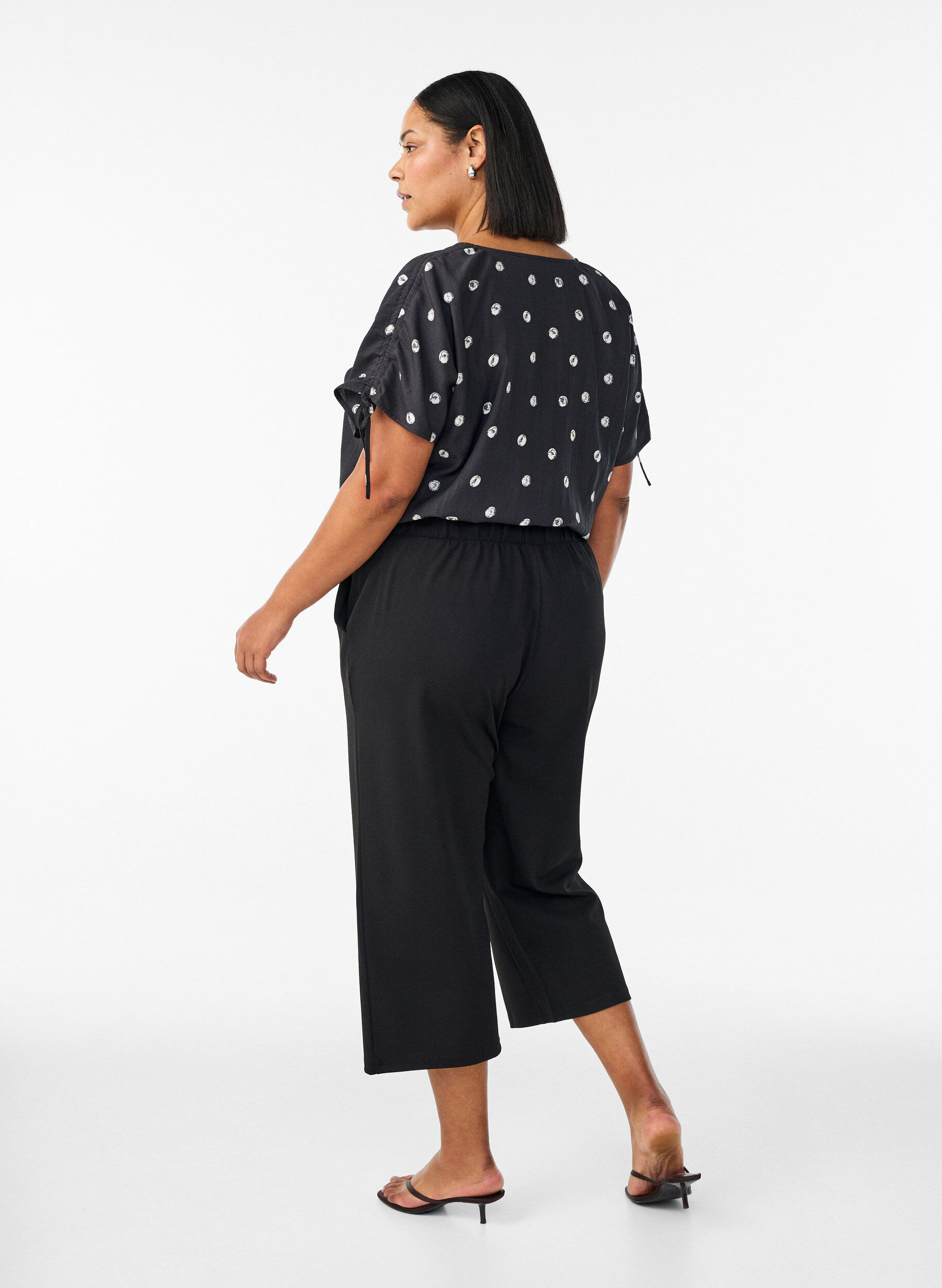 Zizzifashion Ankle length trousers with loose fit, Black, Model image number 2