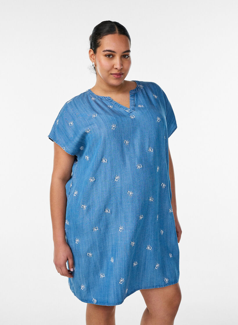 Lyocell dress with a denim look and embroidered flowers, Light Blue, Model image number 0
