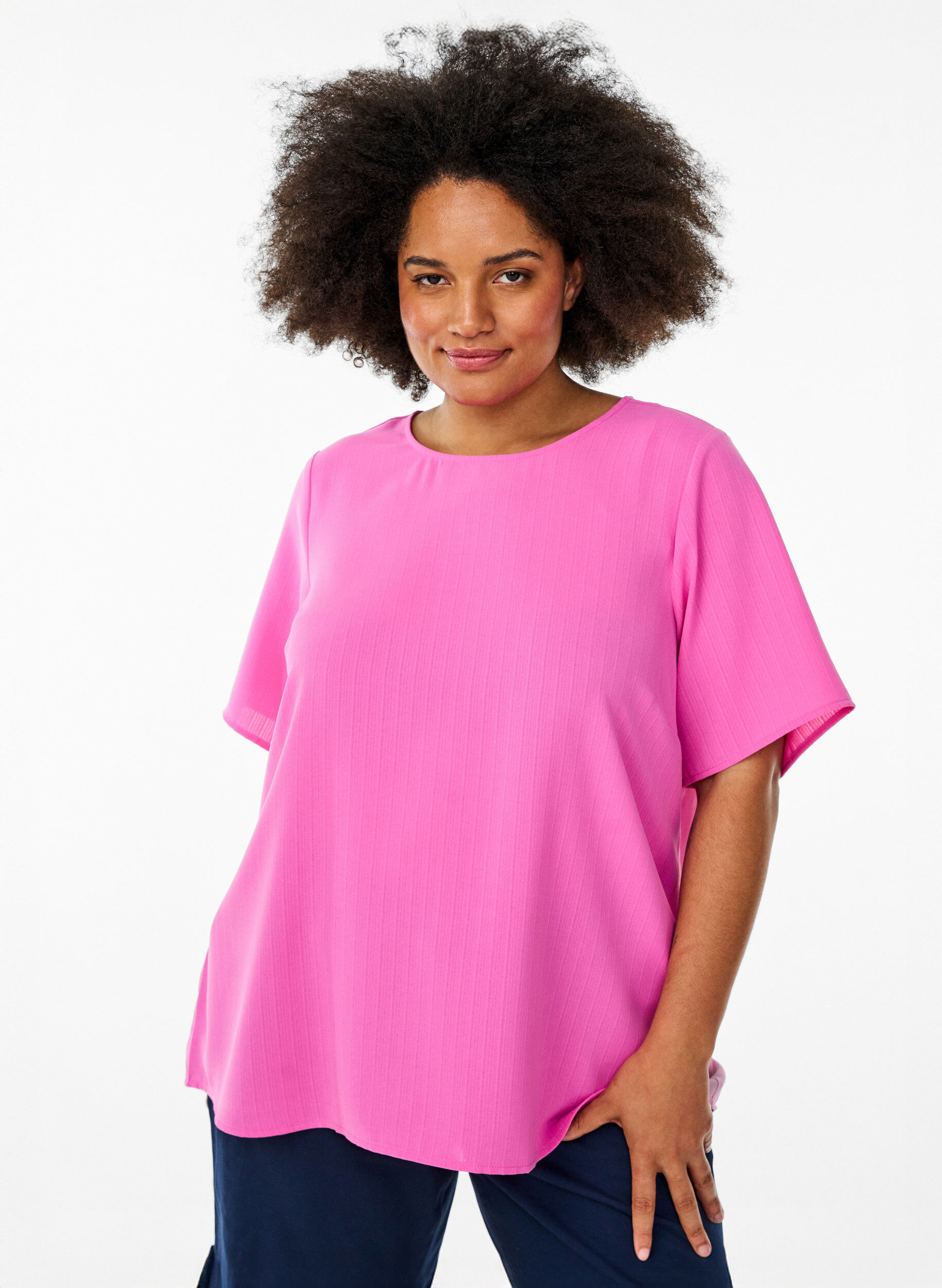 Short-sleeved blouse with round neck, Pink, Model