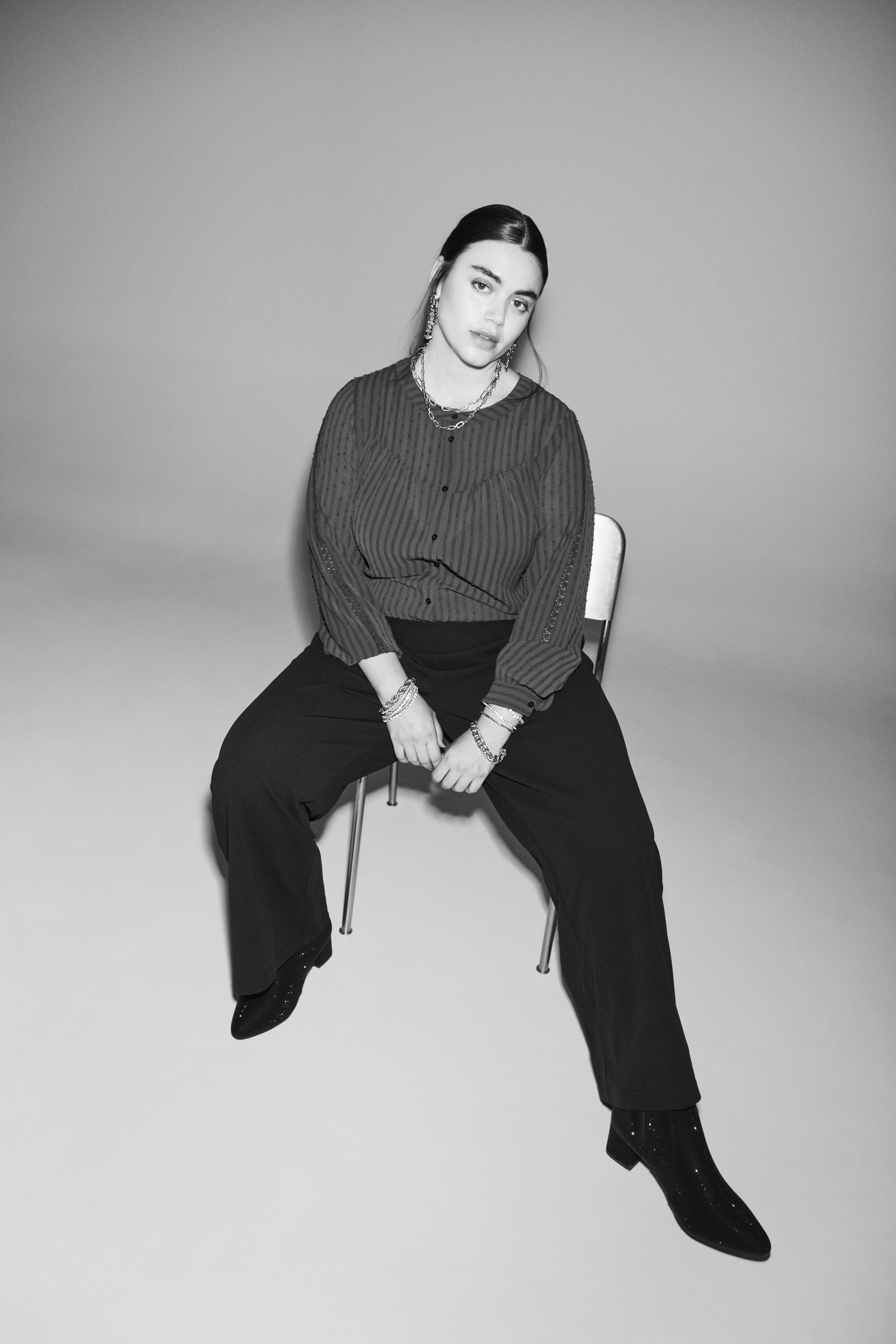 Zizzifashion Shirt with embroidery details, , Model