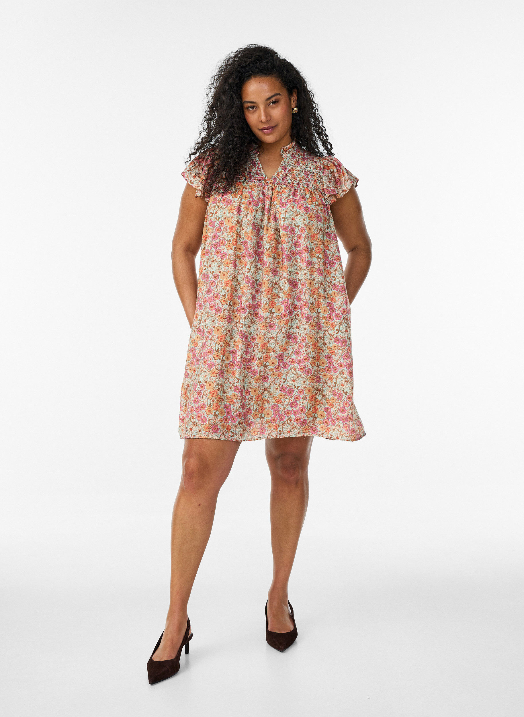 Zizzifashion Short viscose dress with smocking and floral print, Orange, Model image number 1