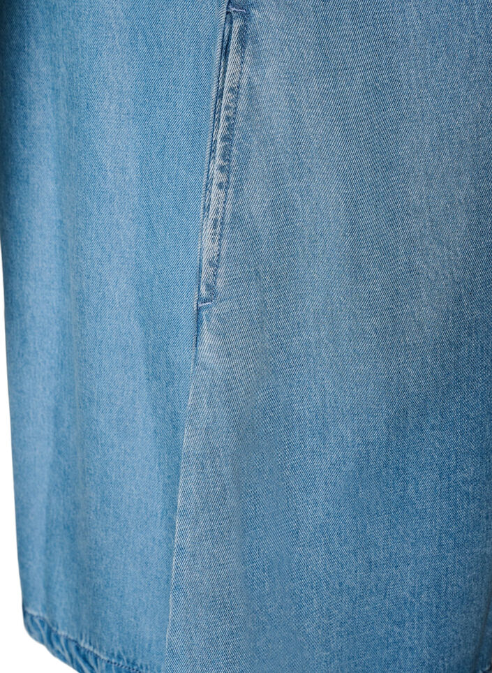 Denim dress in lyocell with buttons and short sleeves, Light Blue, Packshot image number 3