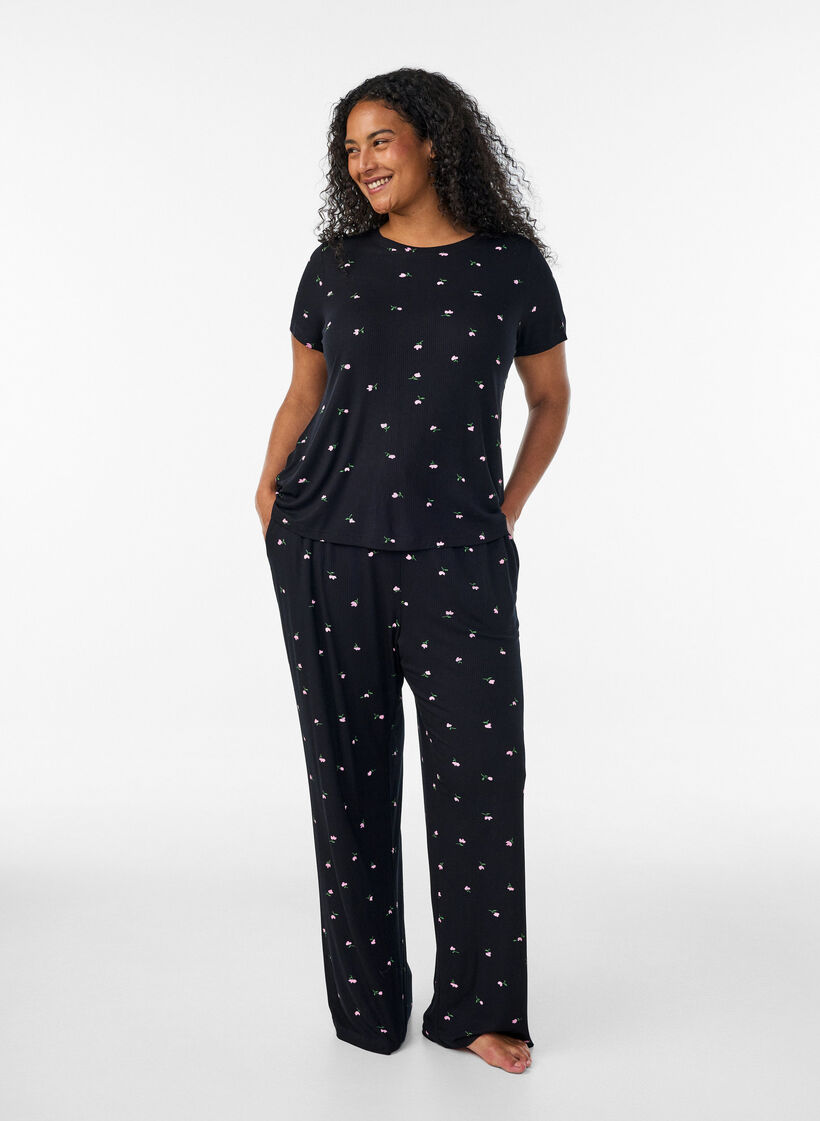 Pyjama top with floral print and ribbed texture, Black, Model image number 1