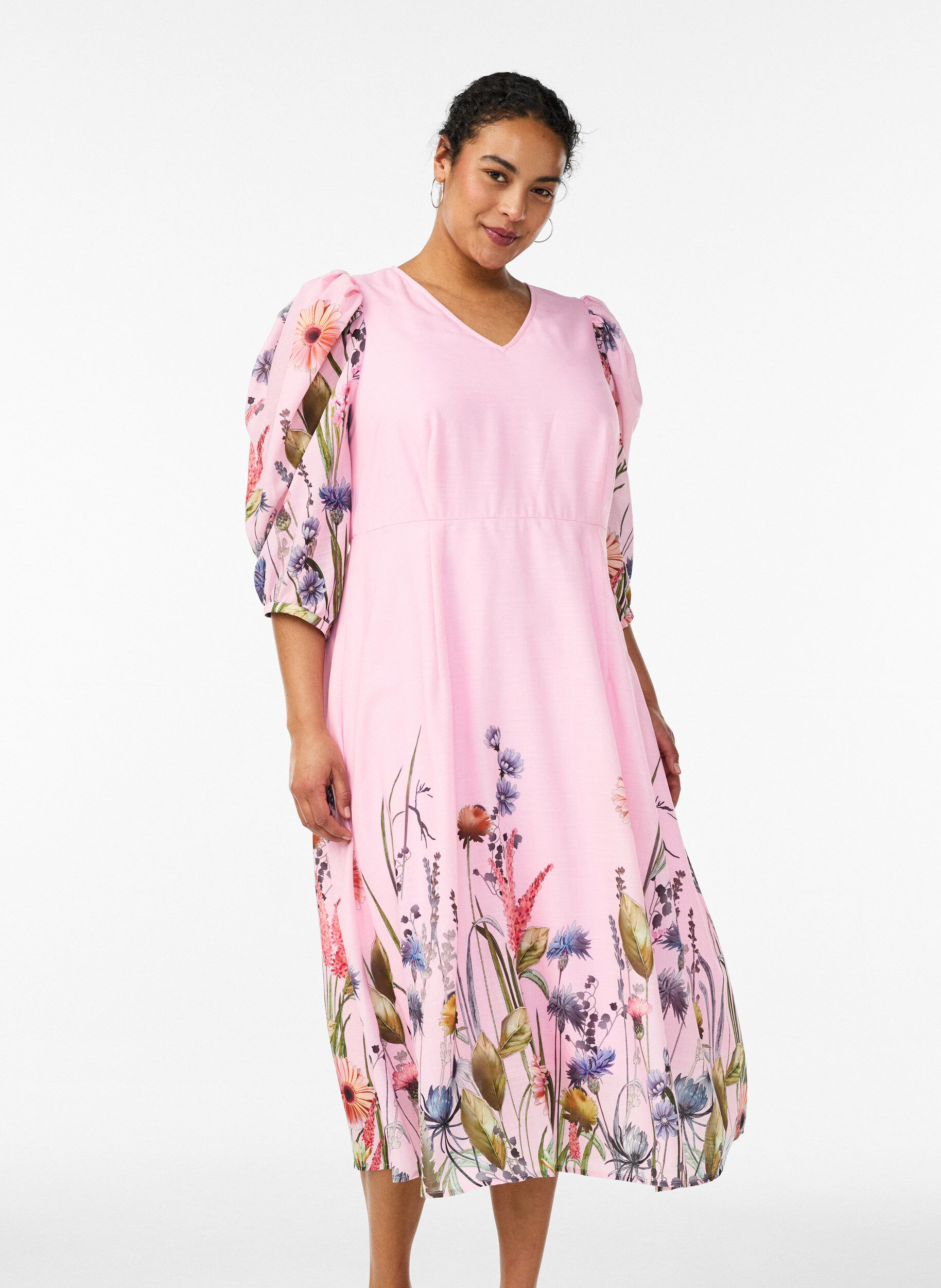 Midi dress with an empire line and floral print, Pink, Model