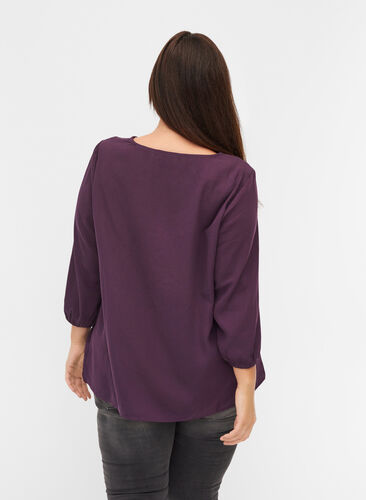 Solid-coloured 3/4 sleeve blouse with lace, Plum Perfect, Model image number 1