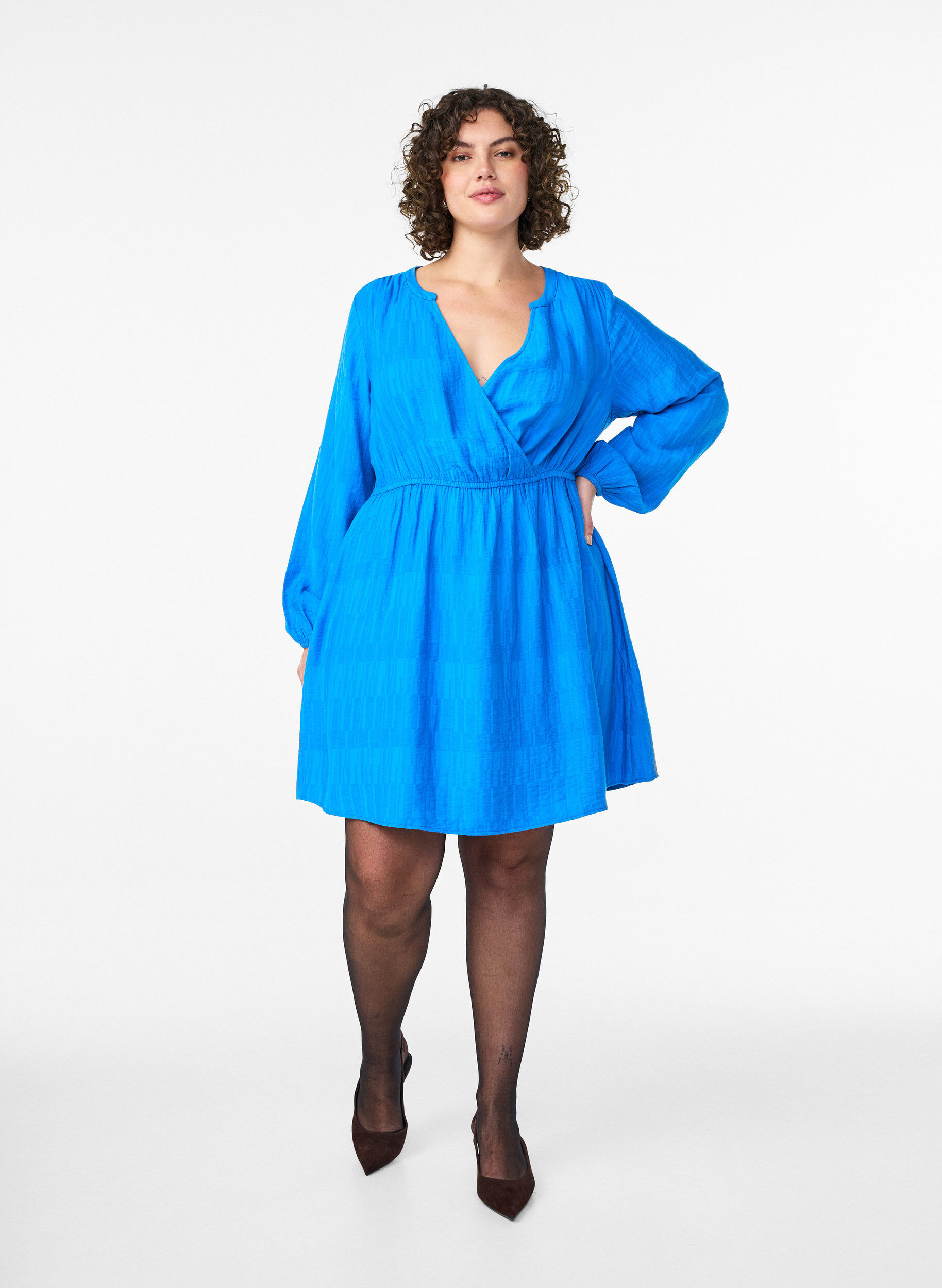 Zizzifashion Short textured dress with wrap look, Blue, Model image number 1